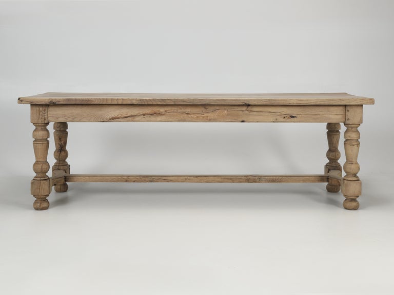 Table de salle à manger ou table de cuisine irlandaise d'antiquités en  chêne blanc naturel des années 1800 - En vente sur 1stDibs