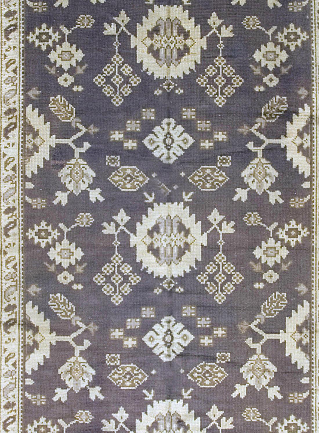Ancien tapis de couloir irlandais Arts & Crafts Donegal, vers 1900  Cité : 6' x 14'11 Bon état - En vente à New York, NY