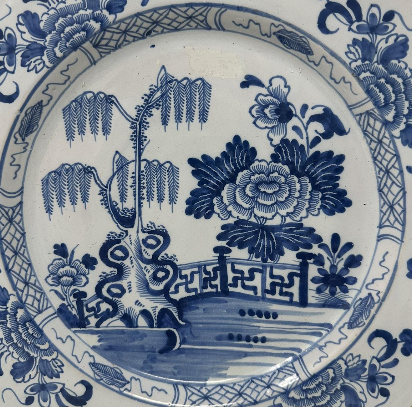 Antique Irish Dublin Delftware Blue White Charger Plate Delamain Ireland 18thCt Georgiano en venta