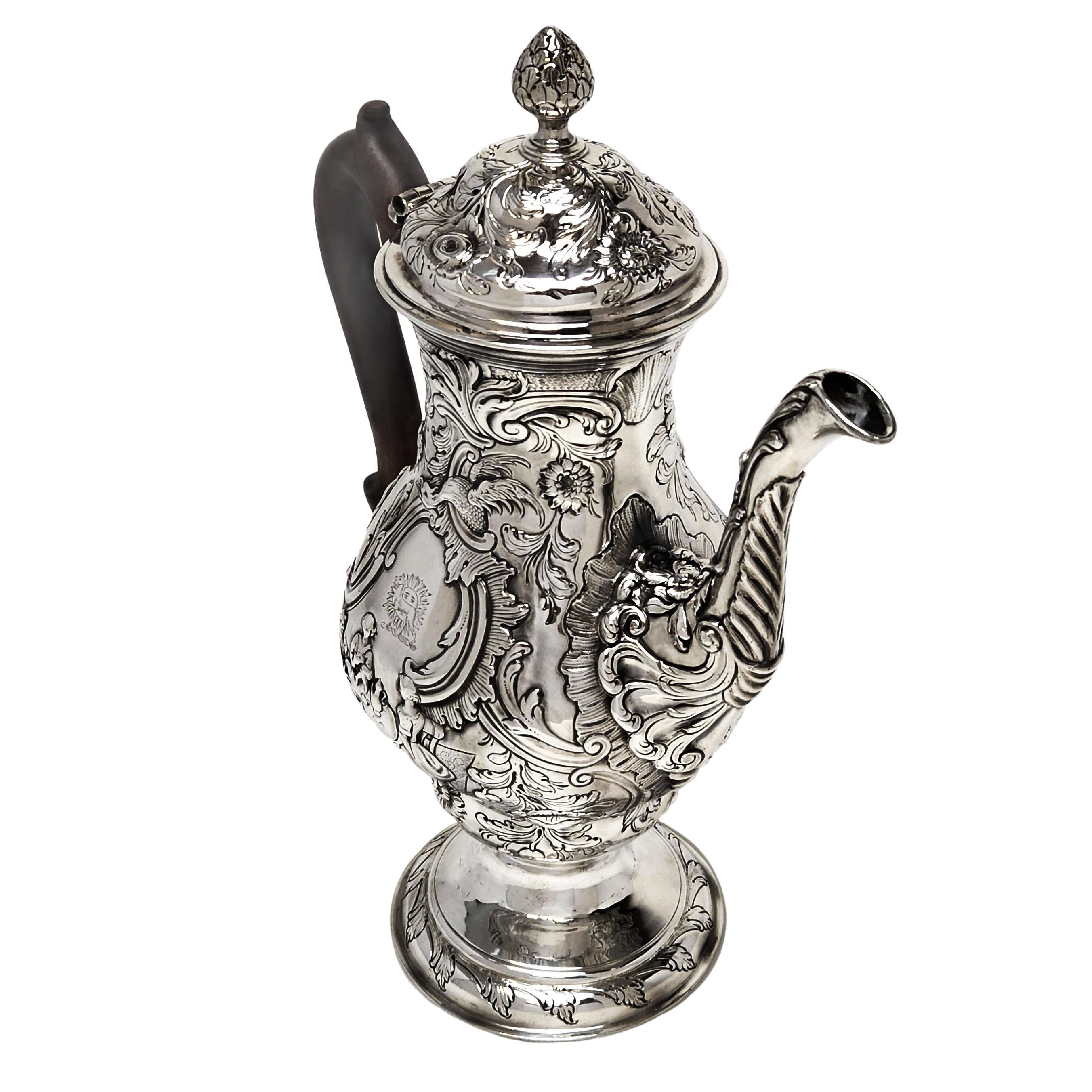 Antique Irish Georgian Silver Coffee Pot Dublin, Ireland, C. 1770 In Good Condition In London, GB