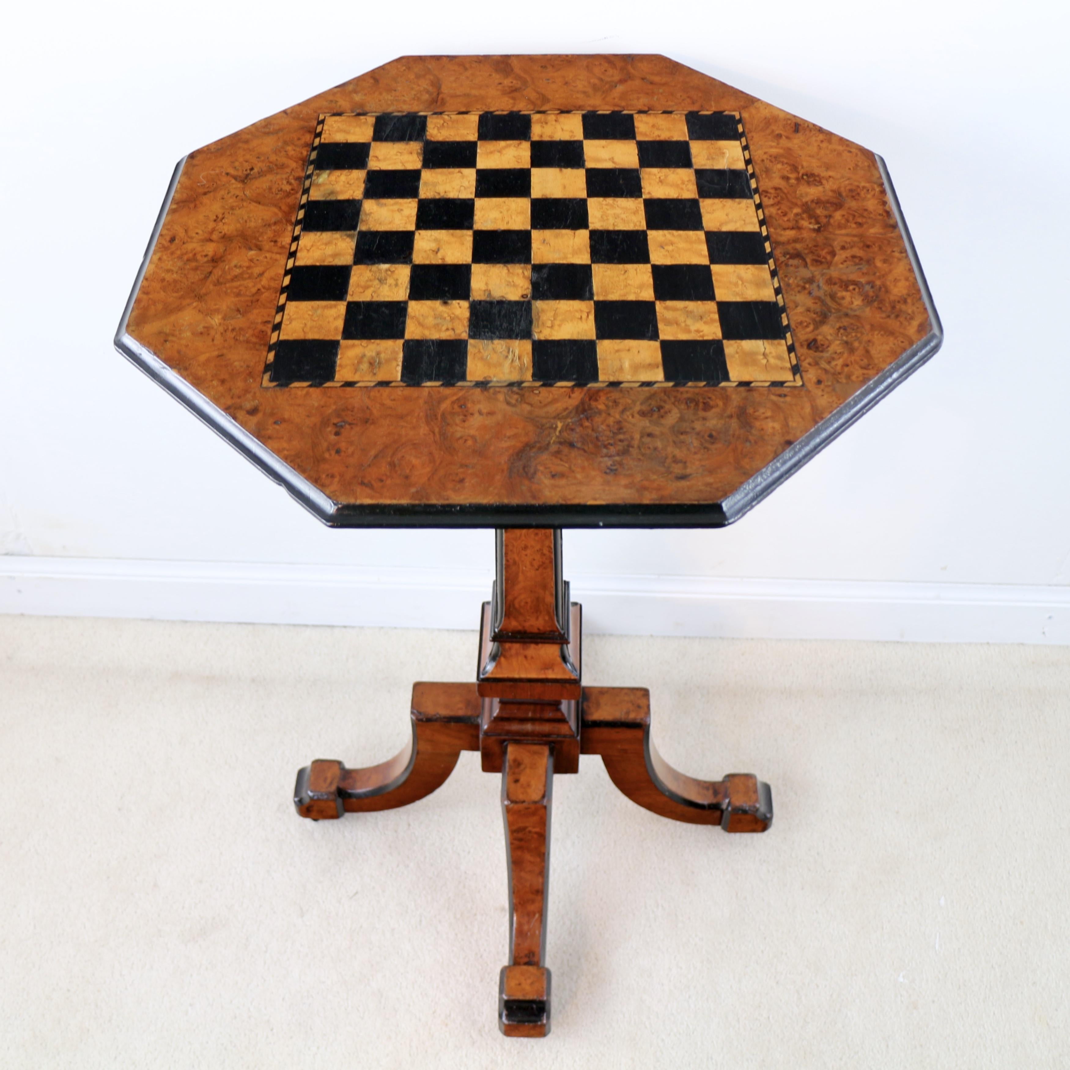 Victorian Antique Irish Killarney Yew Inlaid Chess Top Games Occasional Table