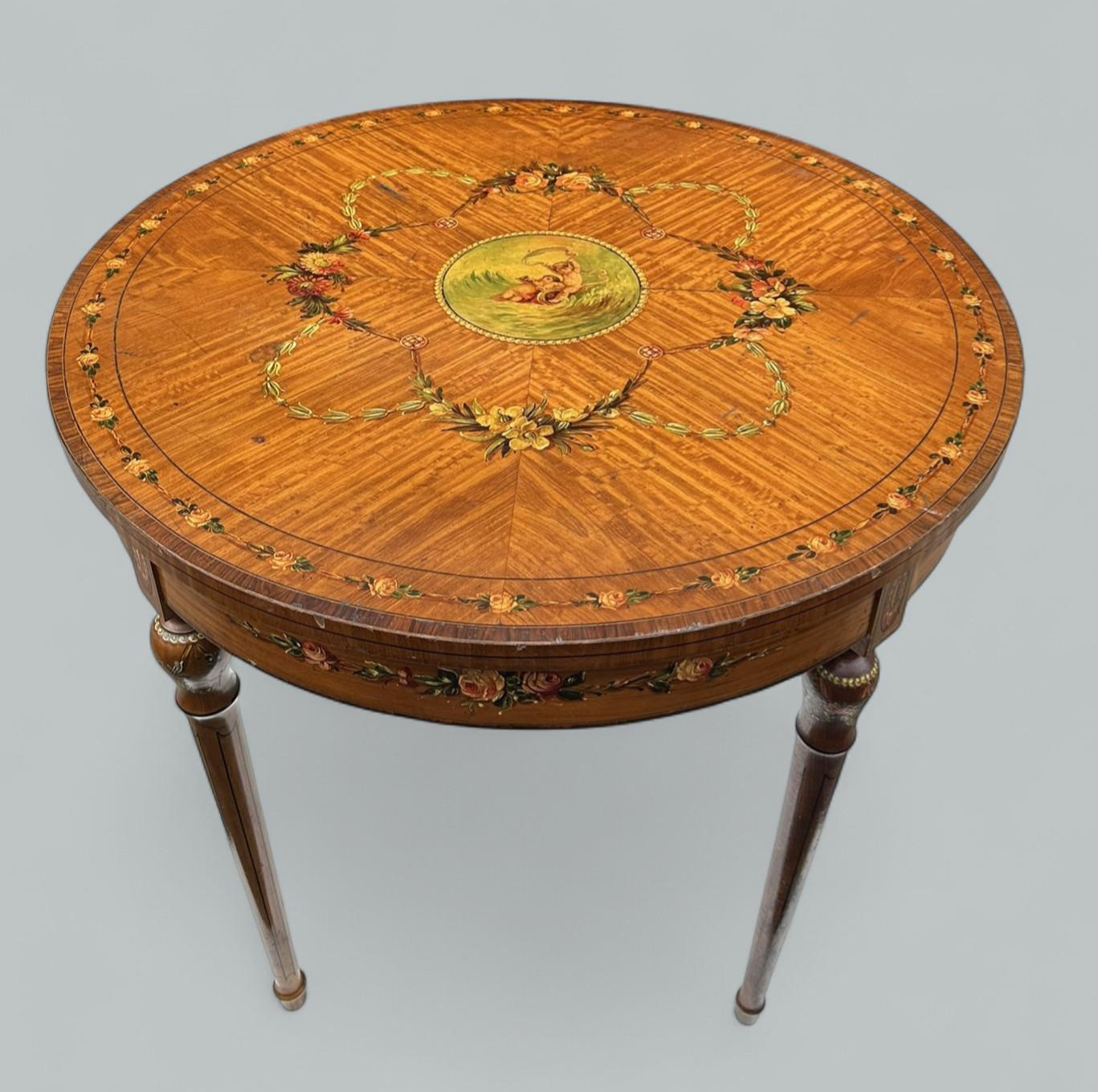 Antigua mesa auxiliar circular de madera satinada irlandesa pintada al estilo eduardiano James Hicks Eduardiano en venta