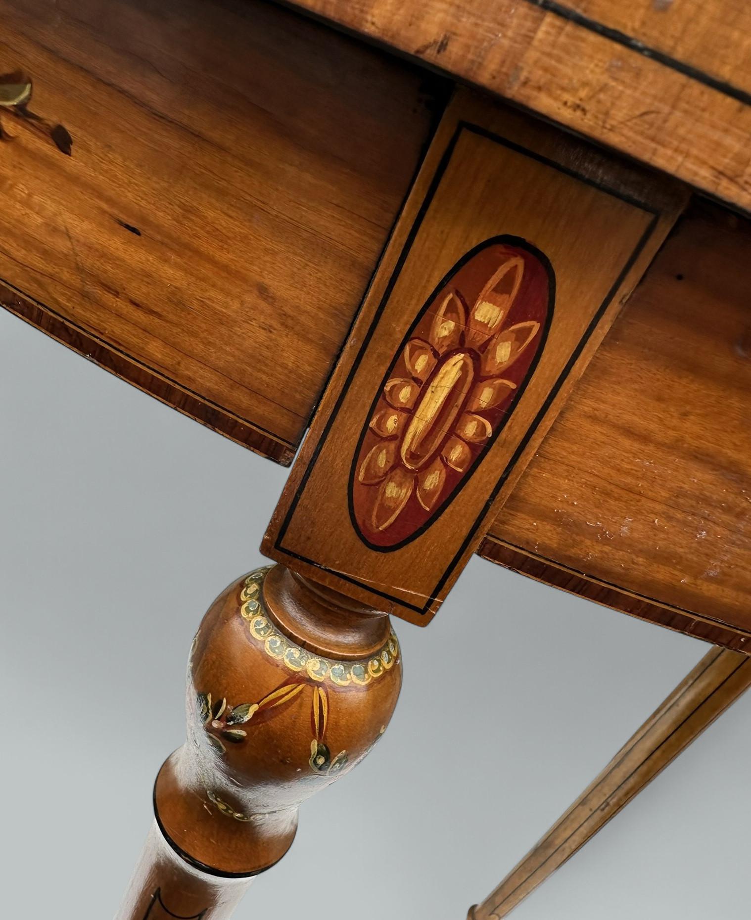 Antigua mesa auxiliar circular de madera satinada irlandesa pintada al estilo eduardiano James Hicks Pulido en venta