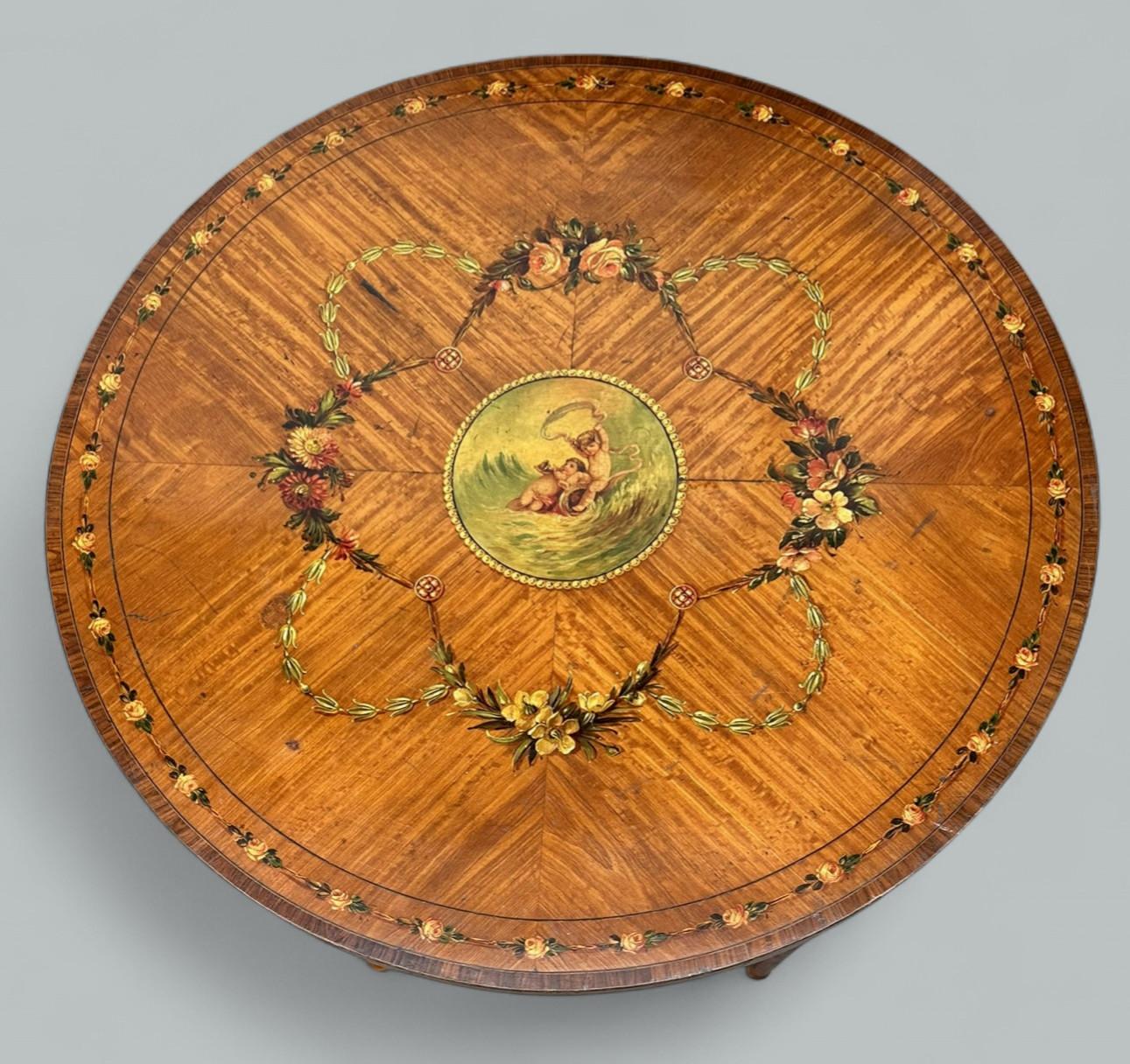 Antigua mesa auxiliar circular de madera satinada irlandesa pintada al estilo eduardiano James Hicks Madera satinada en venta