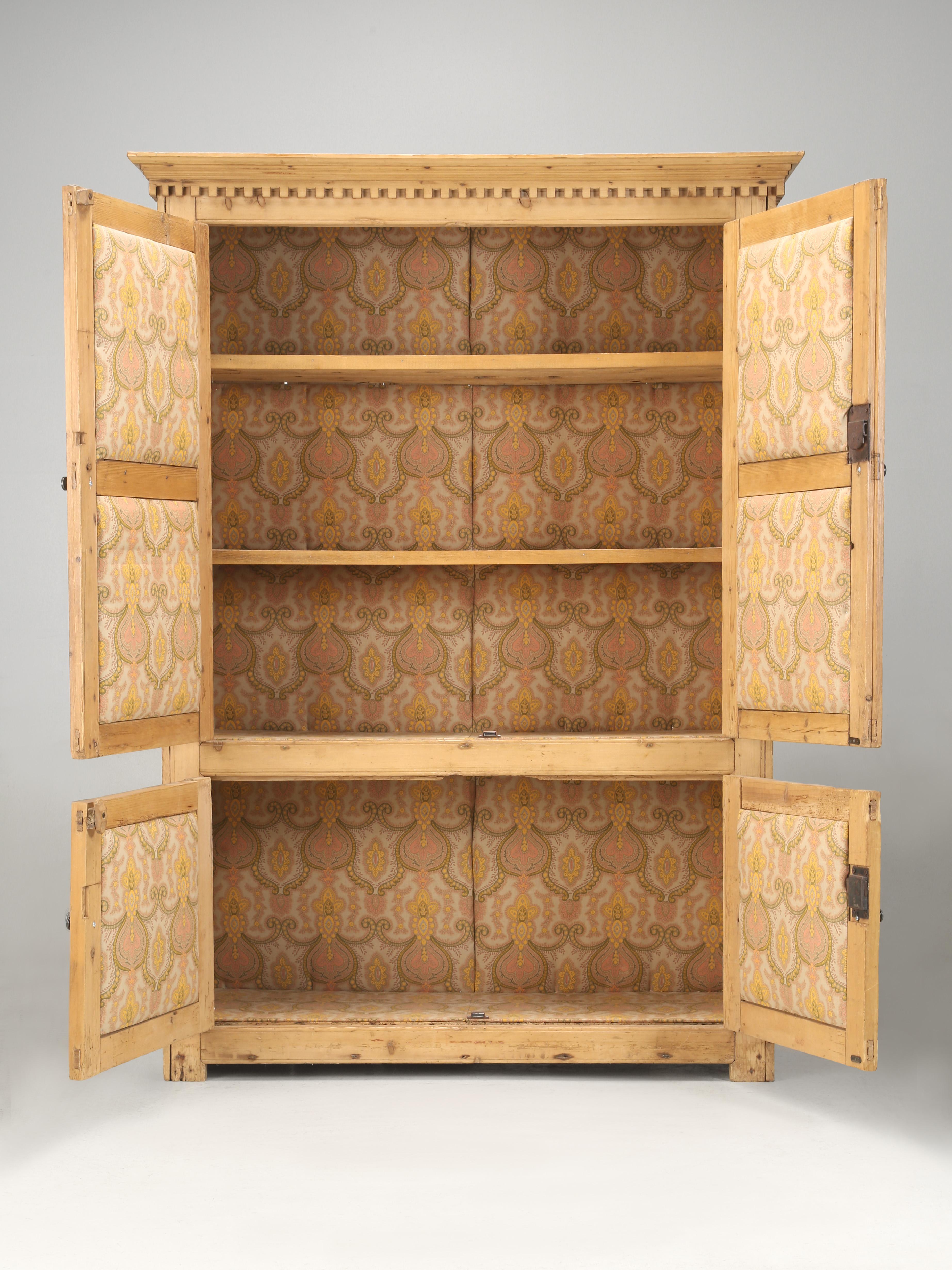 Antique Irish Pine Cupboard Made in the 1800's and Still Quite Original in vendita 4
