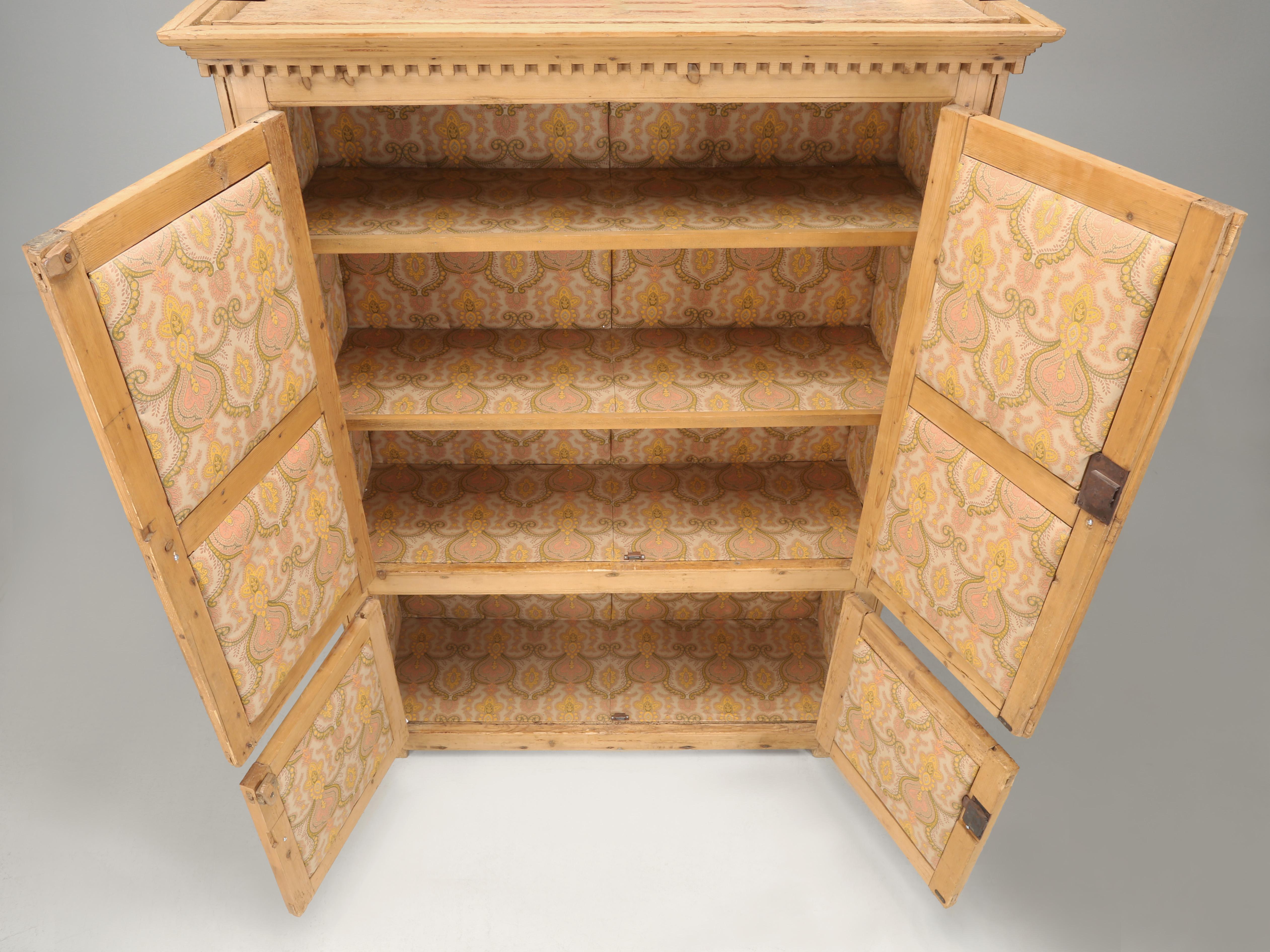 Antique Irish Pine Cupboard Made in the 1800's and Still Quite Original in vendita 5