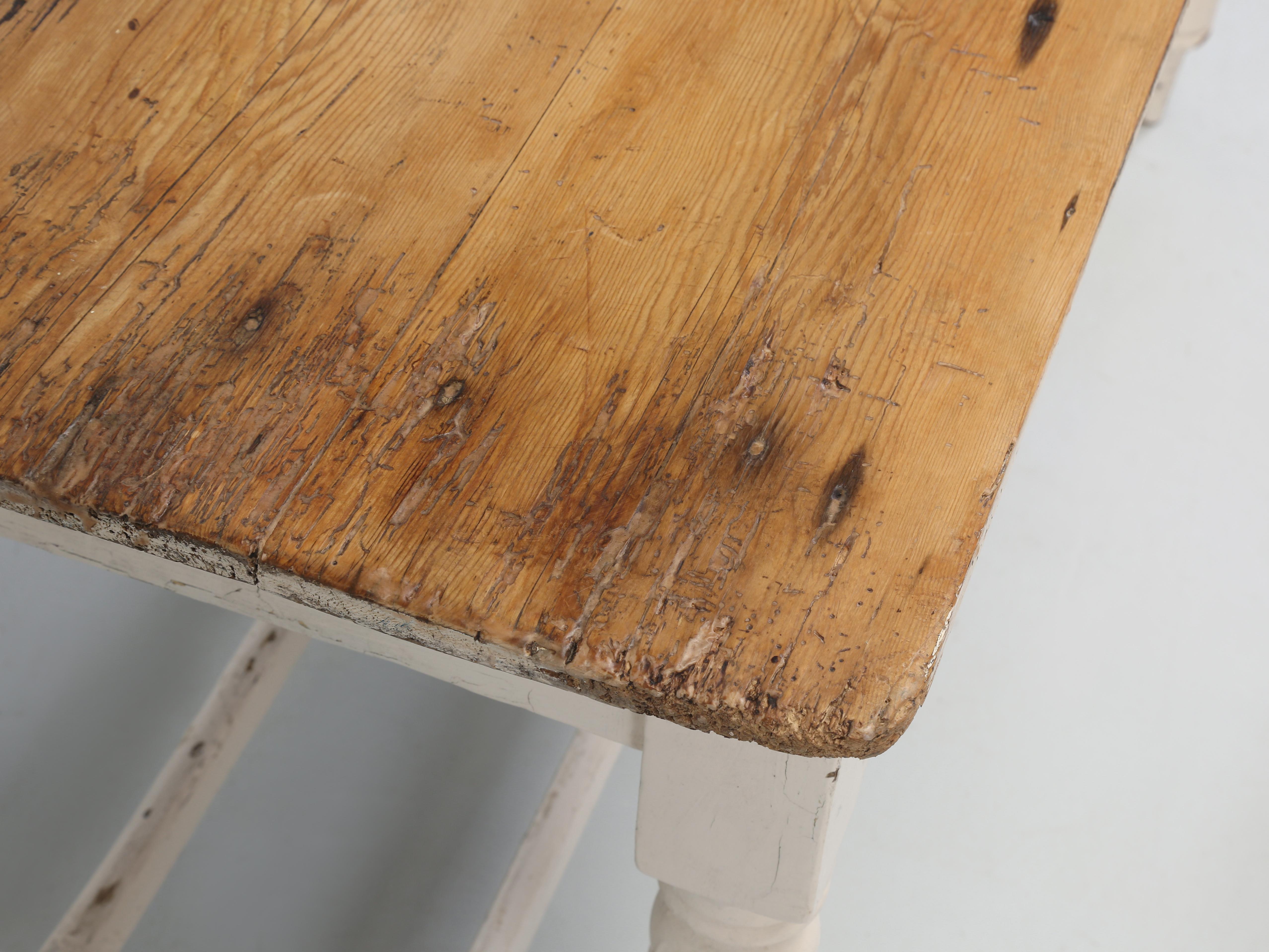 Hand-Crafted Antique Irish Pine Kitchen Table with a Great Scrubbed Pine Top c1880-1890 For Sale