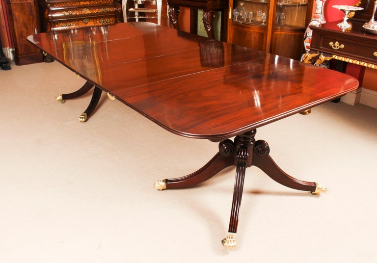 Antique Irish Regency Twin Pillar Mahogany Dining Table 19th Century For Sale 5