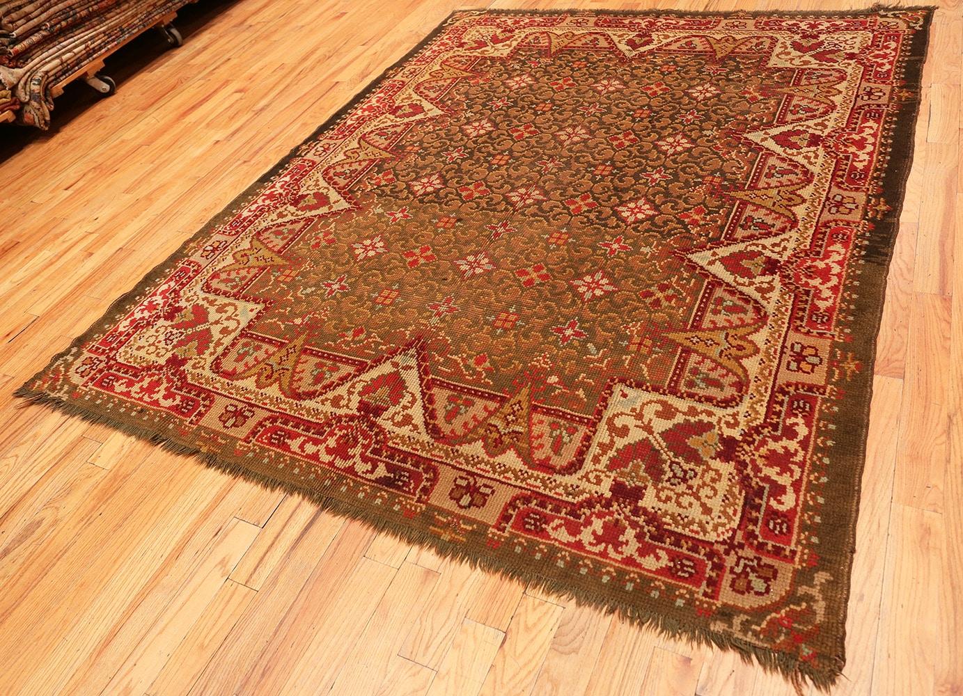 Hand-Knotted Antique Irish Rug. Size: 6 ft 9 in x 8 ft 6 in (2.06 m x 2.59 m)