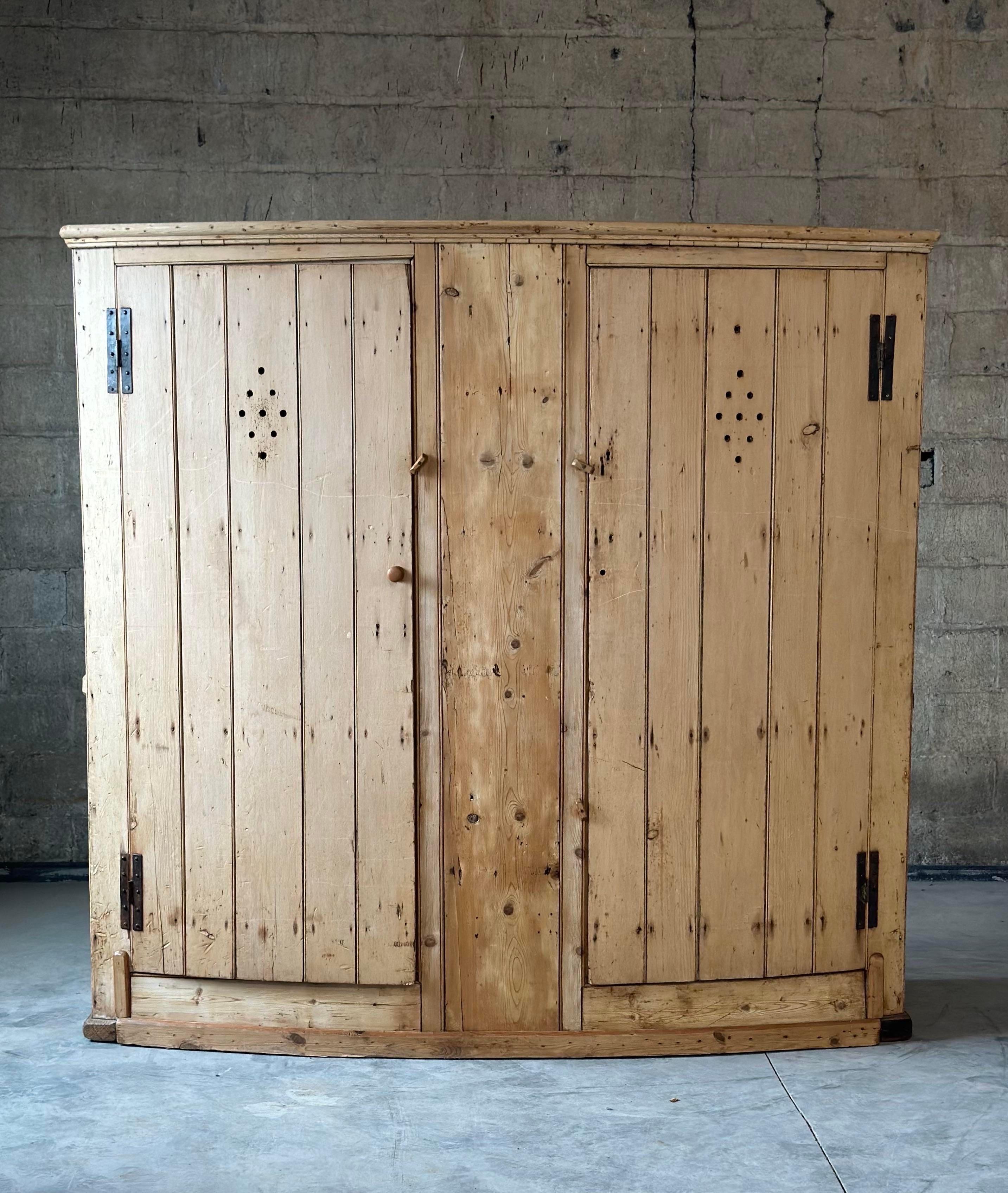 Banc de banquette irlandais ancien Bon état - En vente à Hudson, NY