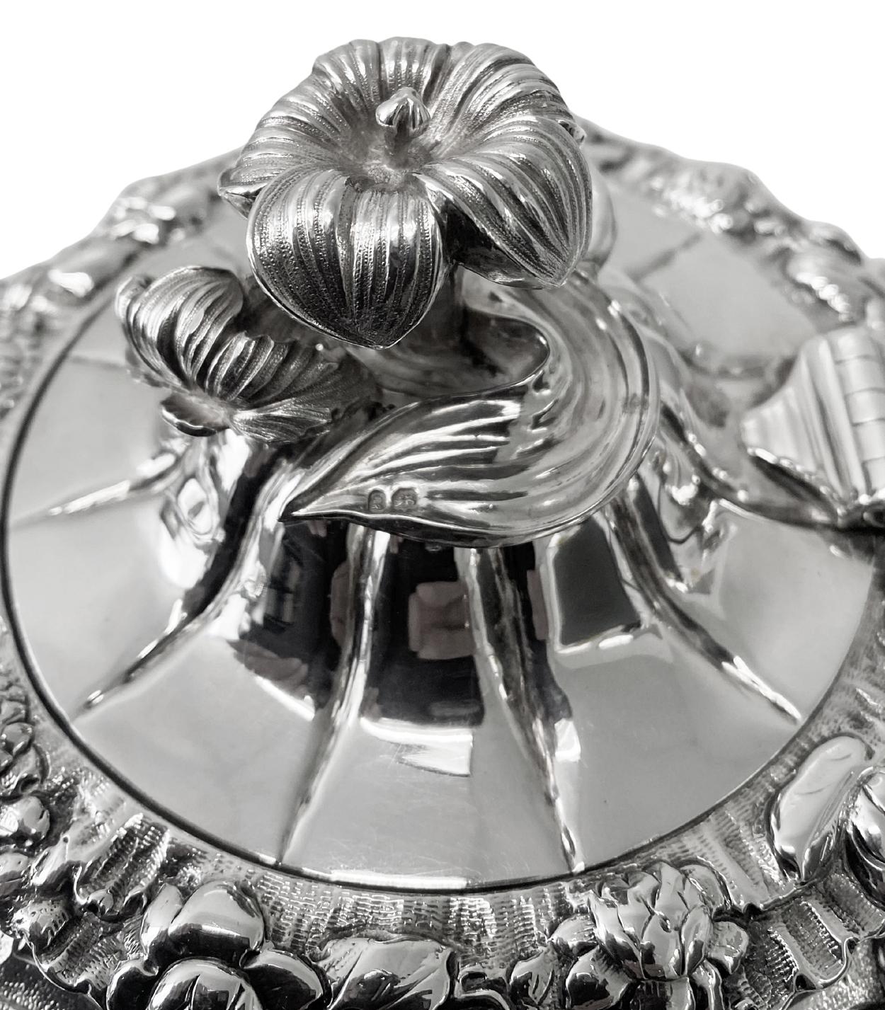 Ancienne théière irlandaise en argent, Dublin 1835 Patrick Laughlin Bon état - En vente à Toronto, Ontario
