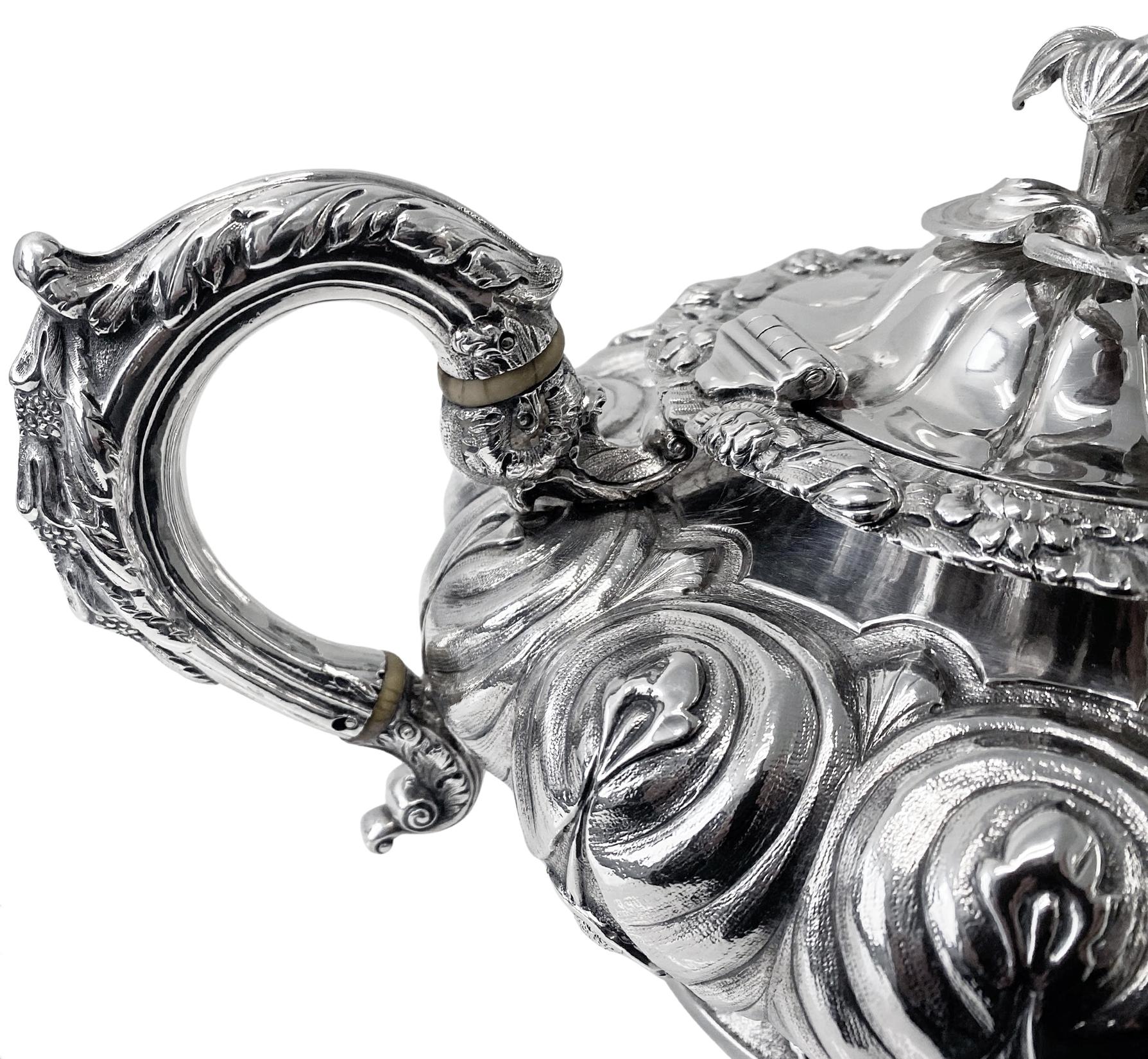 Ancienne théière irlandaise en argent, Dublin 1835 Patrick Laughlin en vente 1
