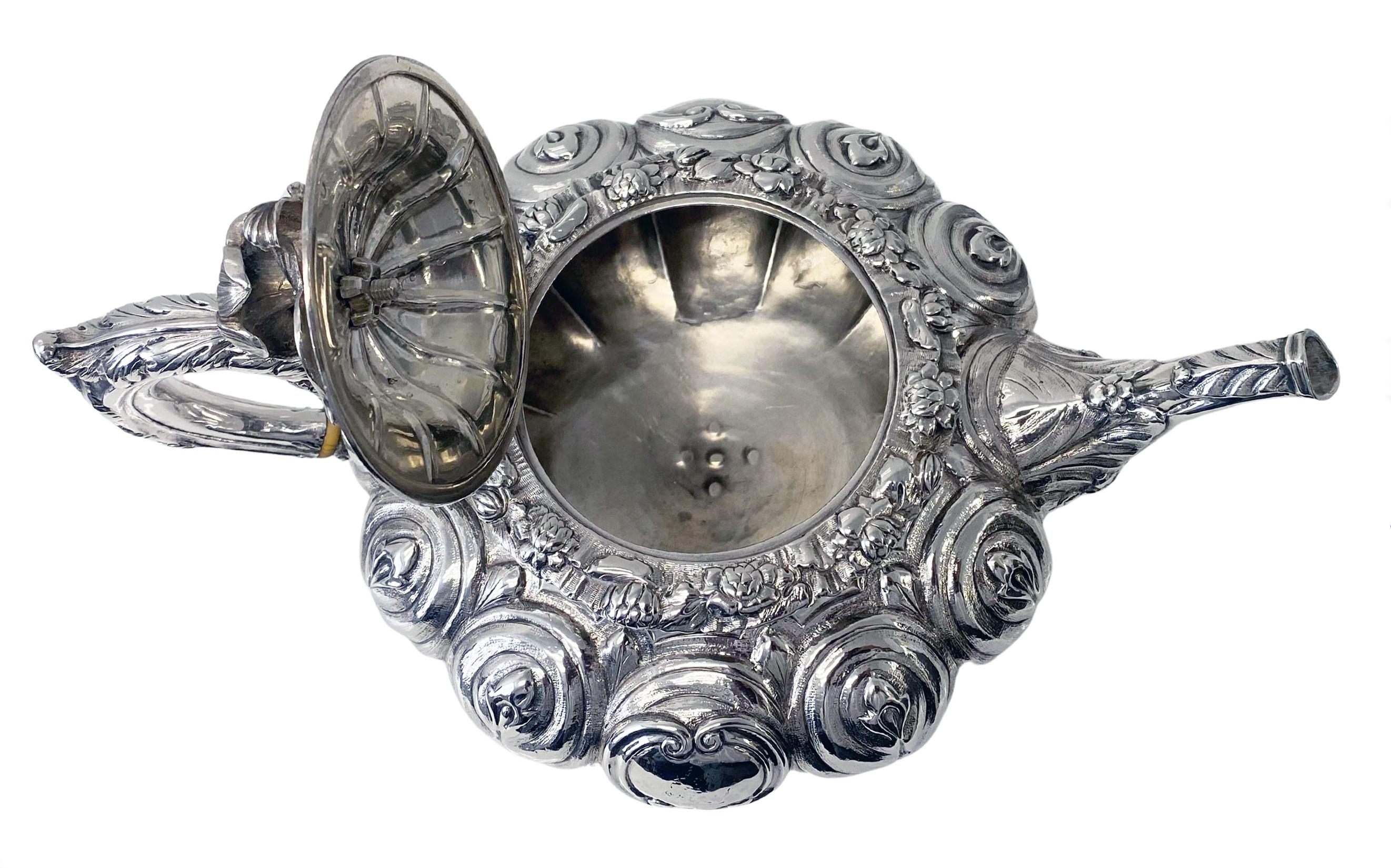 Ancienne théière irlandaise en argent, Dublin 1835 Patrick Laughlin en vente 2