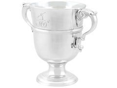 Taza irlandesa antigua de plata de ley