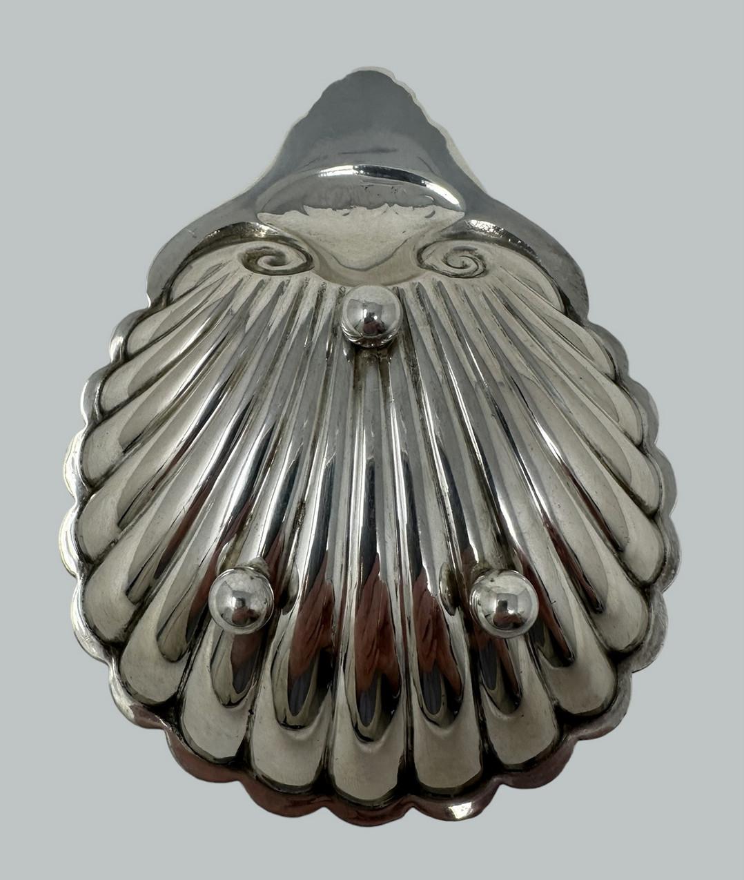 Antiguos platos irlandeses de concha de plata de ley William Egan Cork Hallmark Dublín siglo XX en venta