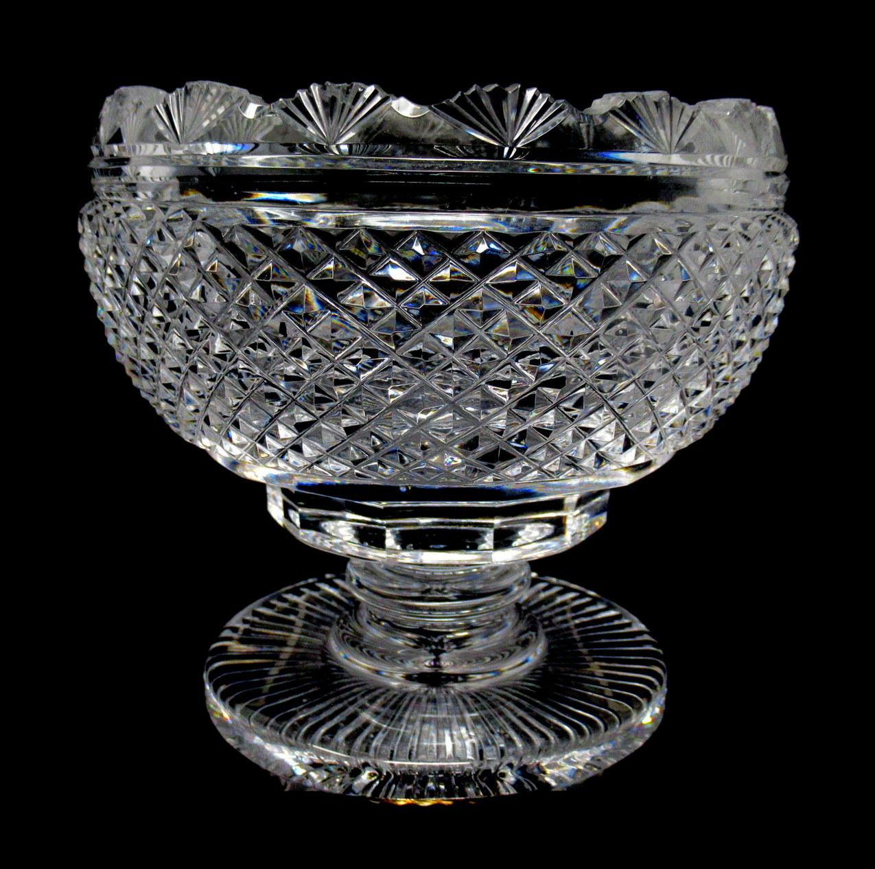 Antike irische Tipperary Waterford-Kristallschale aus geschliffenem Glas, georgianischer Tafelaufsatz (Irisch) im Angebot