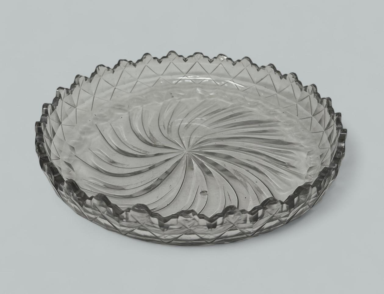 Poli Antique plateau circulaire victorien irlandais Tipperary Waterford en cristal taillé en vente