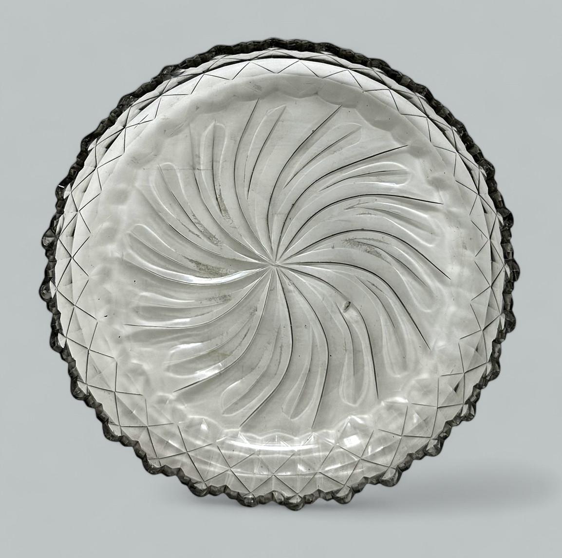 Antique plateau circulaire victorien irlandais Tipperary Waterford en cristal taillé Bon état - En vente à Dublin, Ireland