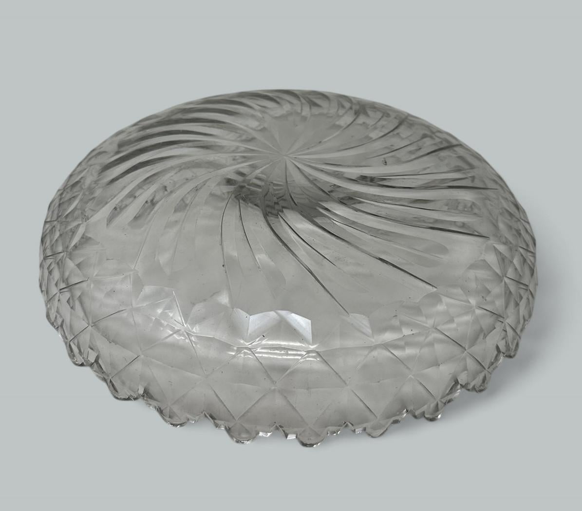 Cristal Antique plateau circulaire victorien irlandais Tipperary Waterford en cristal taillé en vente
