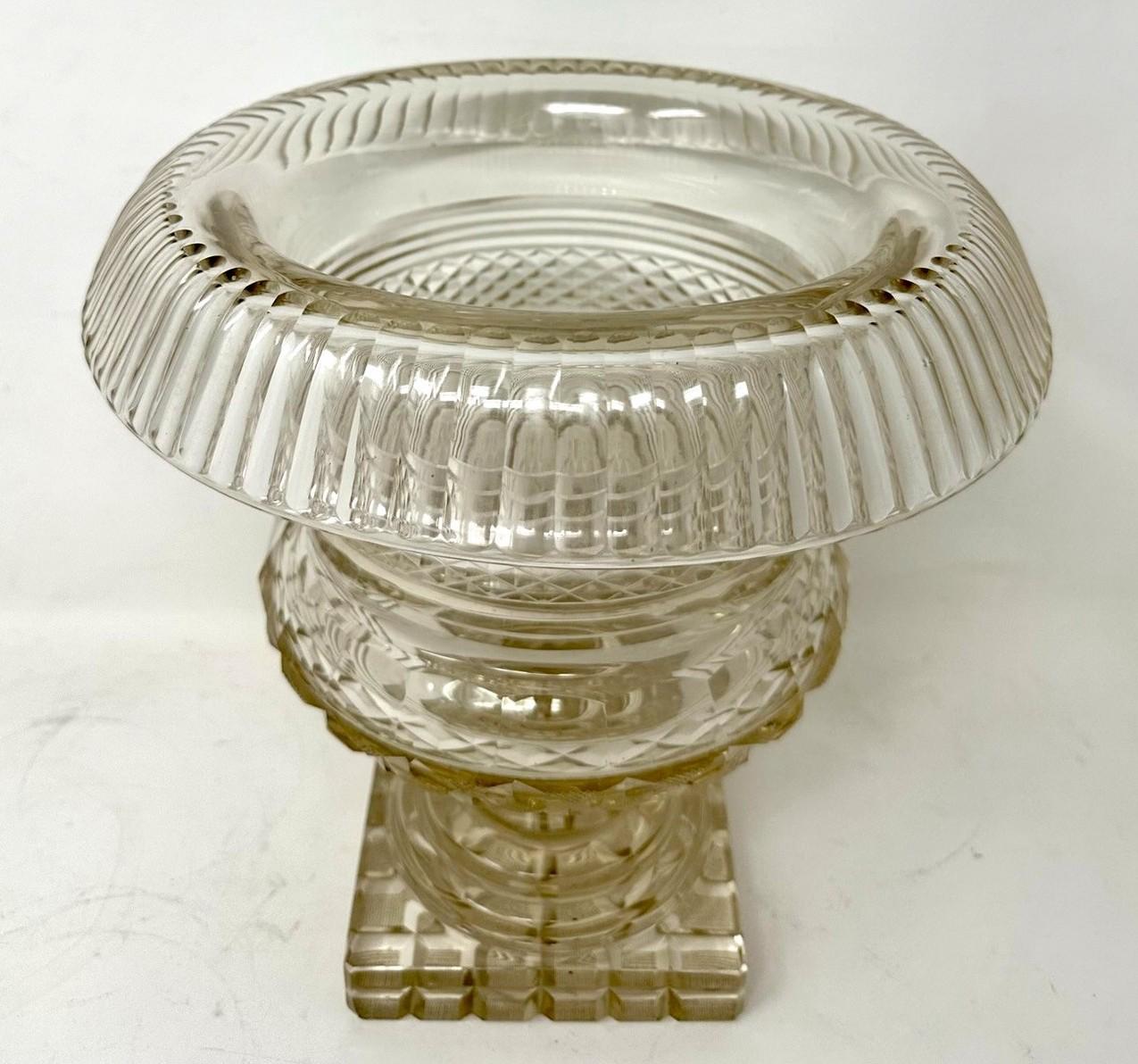 Antique Irish Tipperary Waterford Glass Cut Crystal Victorian Turnover Bowl 19Ct In Good Condition For Sale In Dublin, Ireland
