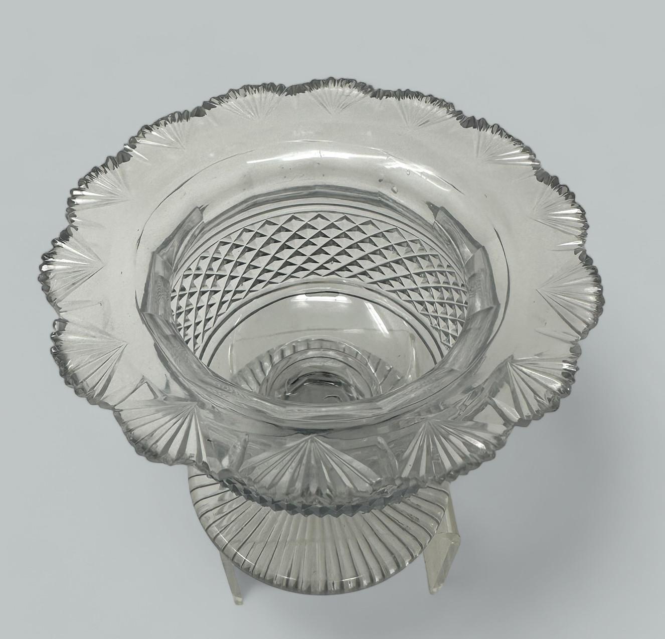 Antiguo Tipperary irlandés Cristal de Waterford Cristal tallado Bandeja Victoriana Turnover Bowl siglo XIX en venta