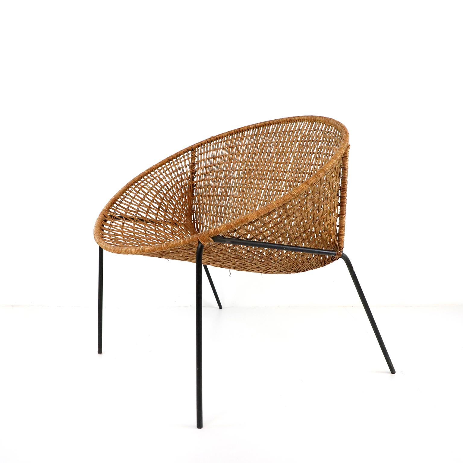 Mid-Century Modern Antique Iron and Palm Lounge Chair in the Style of Clara Porset For Sale