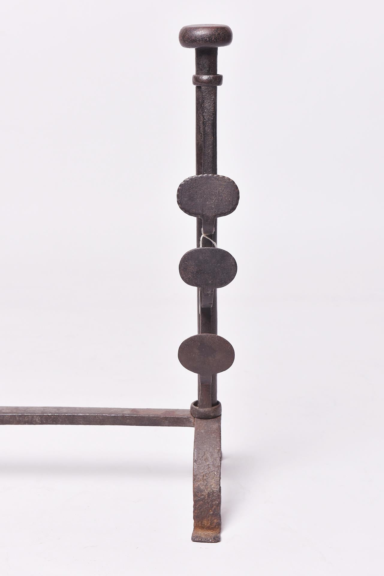 Antike Eisen Andirons im Zustand „Hervorragend“ im Angebot in Alessandria, Piemonte