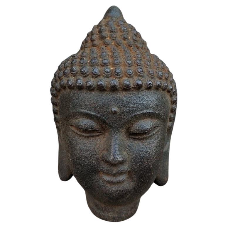 Ancienne tête de bouddha asiatique en fer en vente
