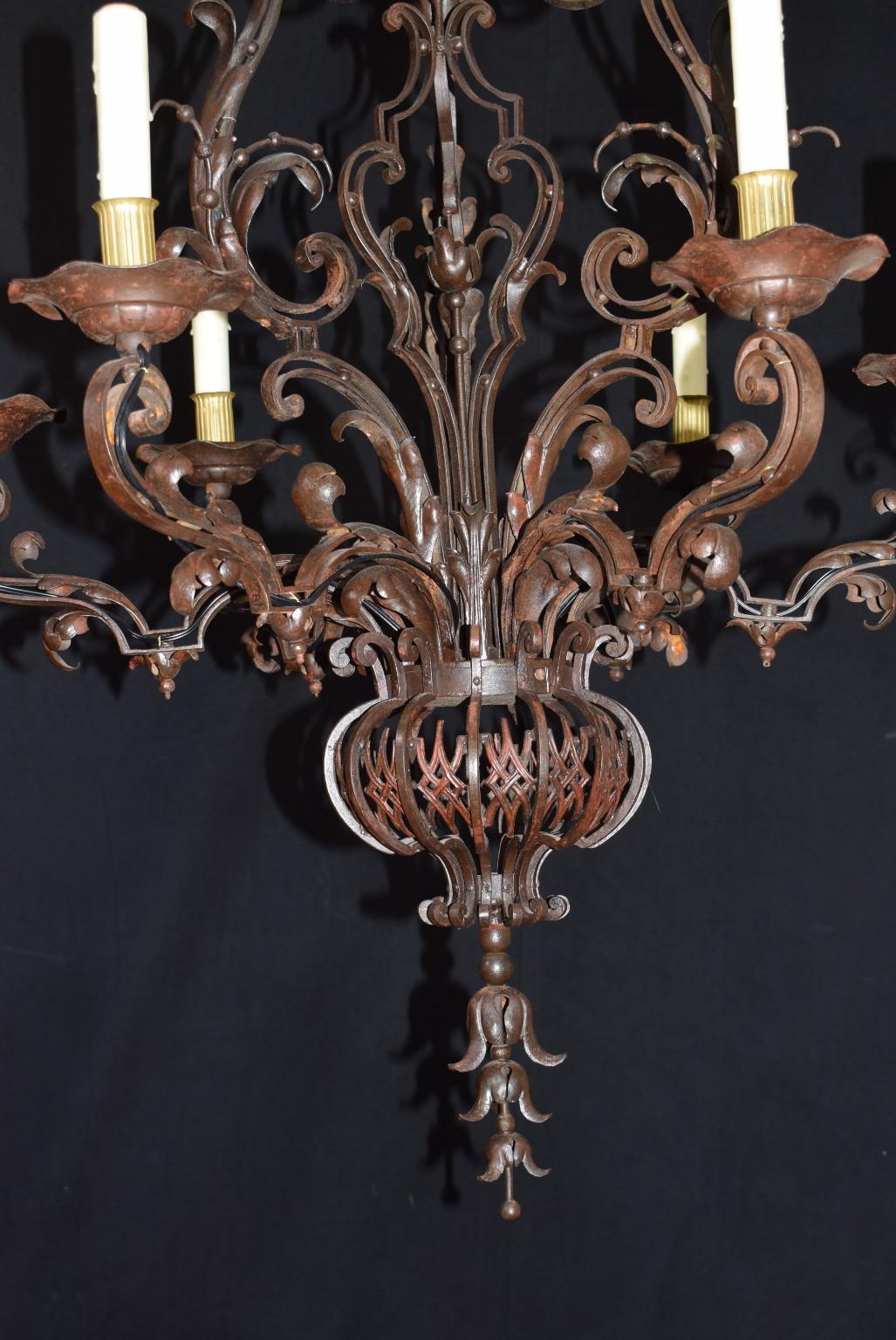 Louis XV Lustre en fer ancien en vente