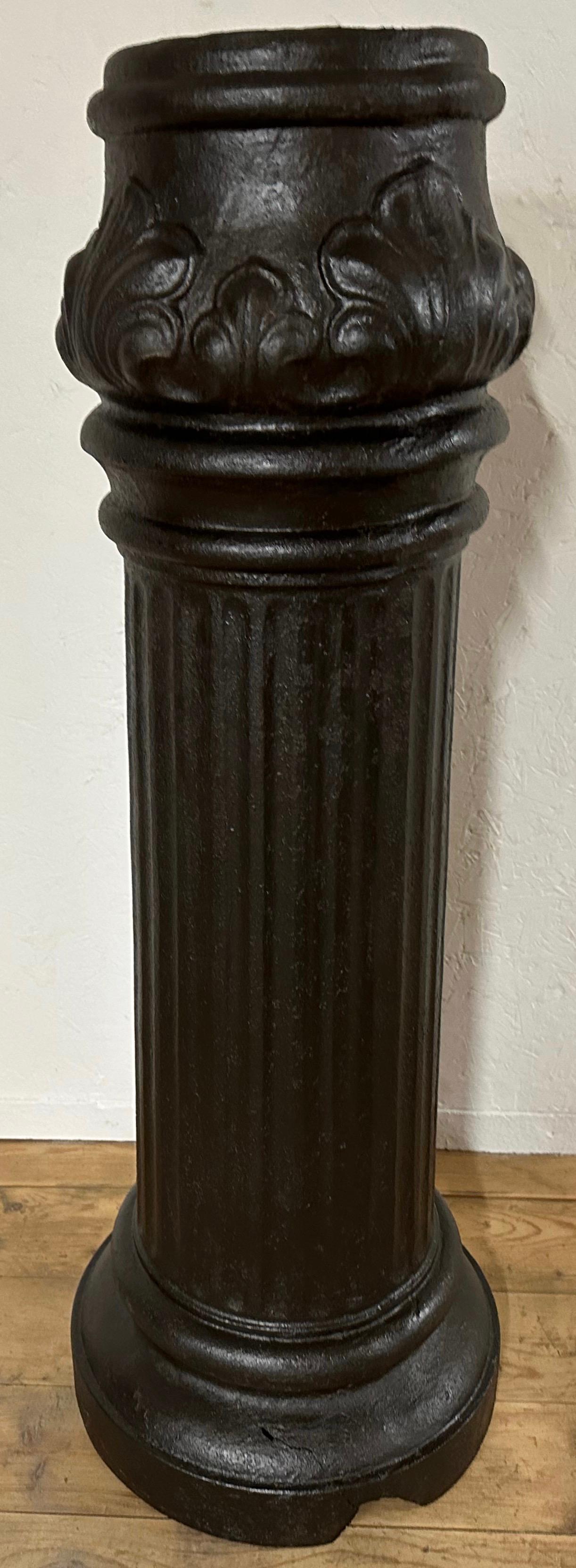 Américain Piédestal ou socle de colonne en fer ancien en vente