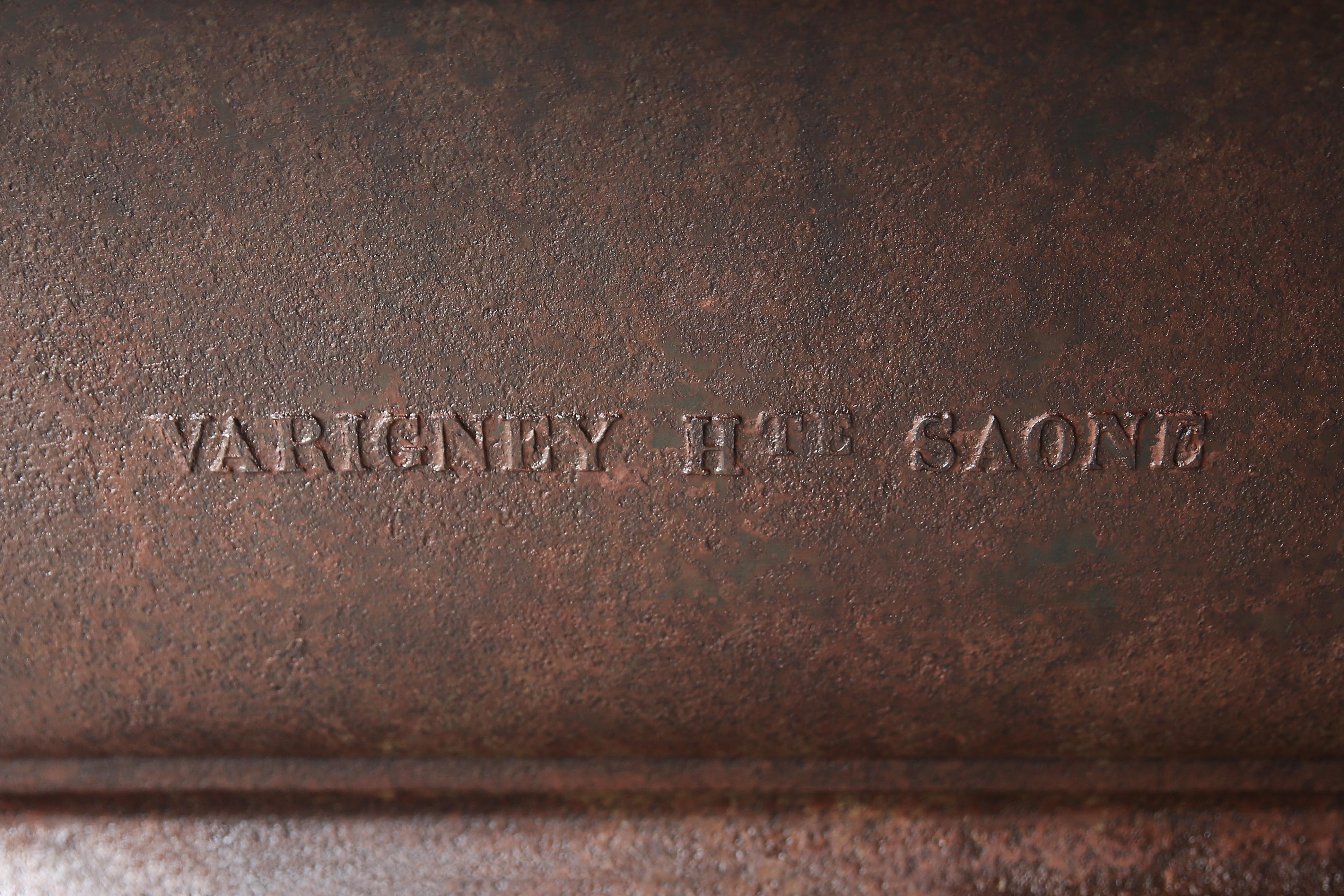 Antique Iron Drinking Trough from 1885 from Varigney Haute Saone, French trough For Sale 1