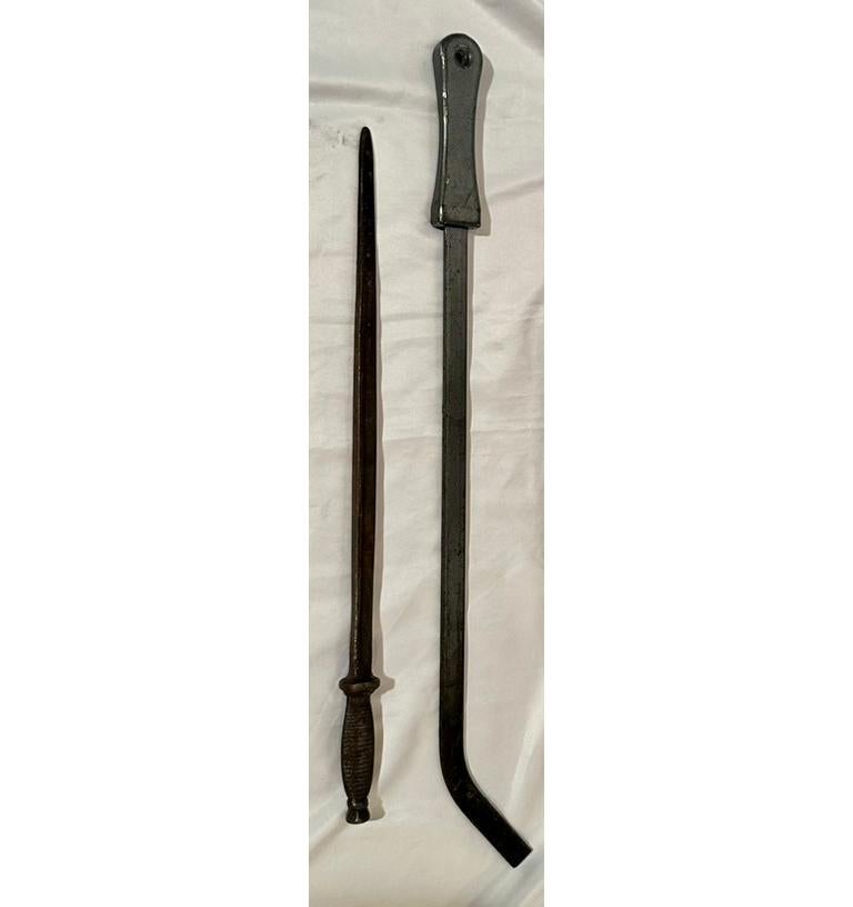 Antique Iron Fireplace Tool Set with Figural Medieval Knight in Armor. For Sale 2