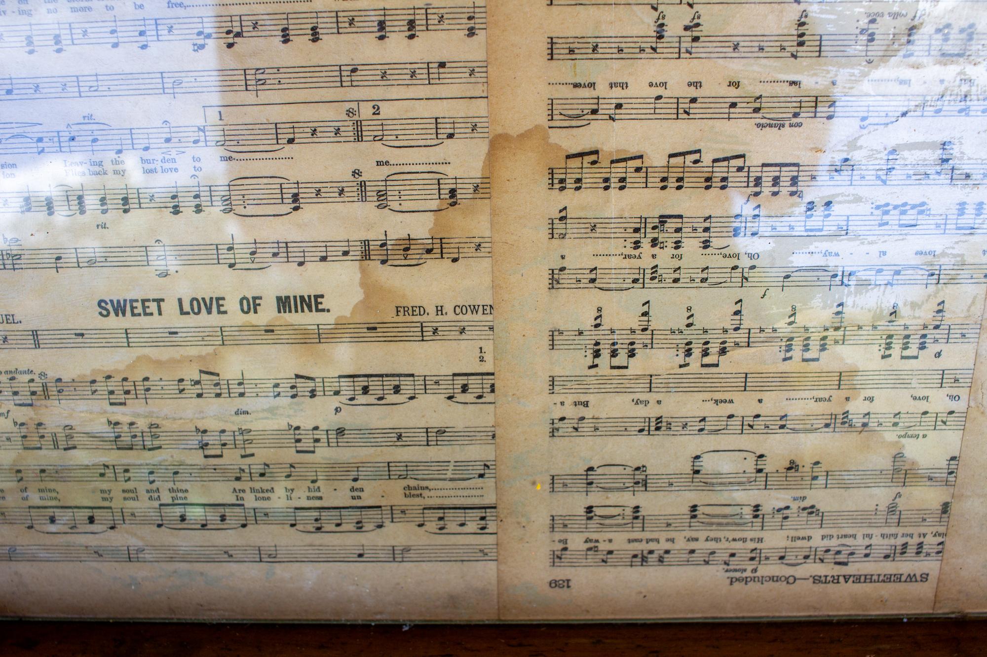 Antique Iron Singer Bar w/ Removable Tray Inlaid w/ Vintage Romantic Sheet Music 8
