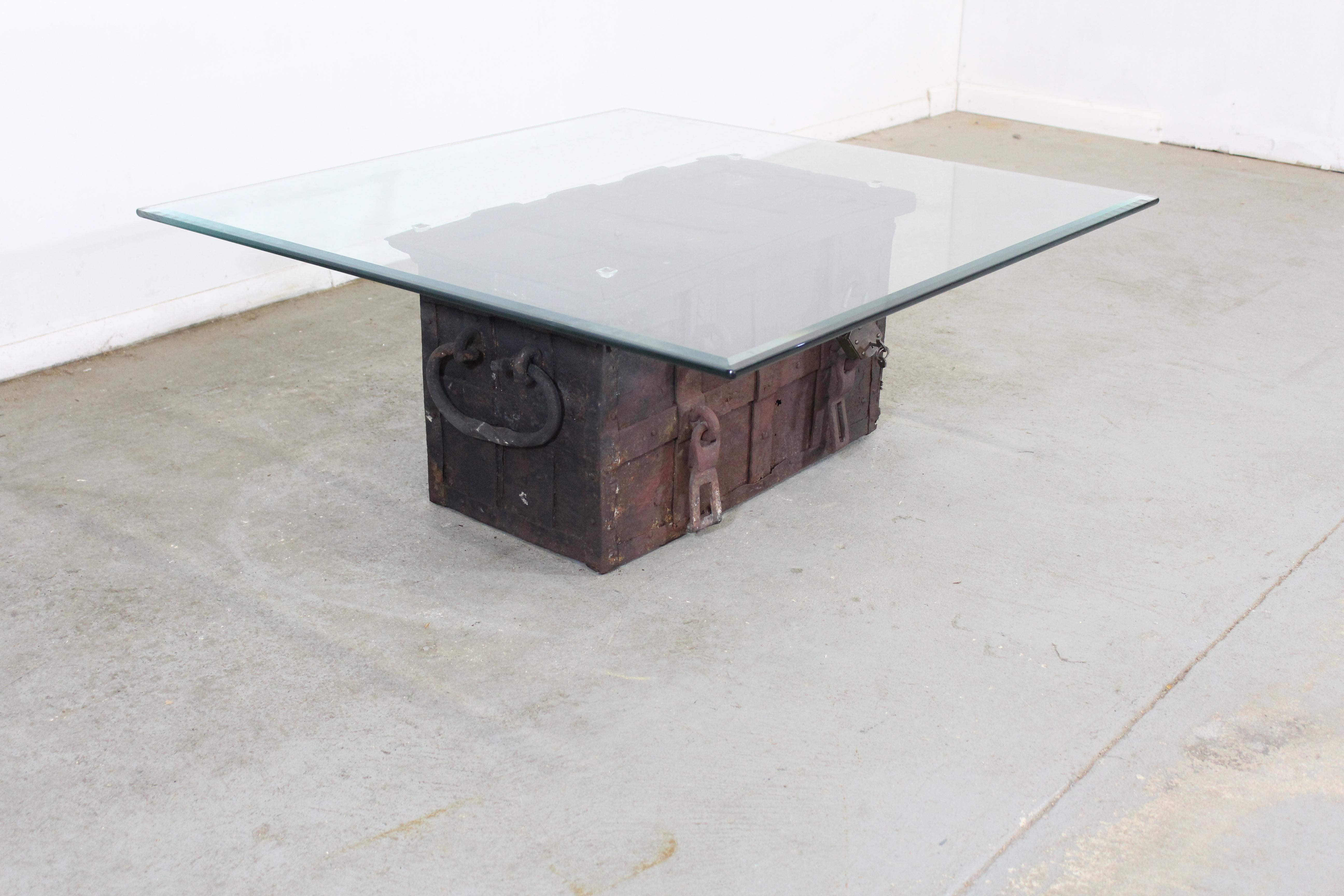 Ancienne commode/table basse de designer en fer à structure solide/commode de conservation 4
