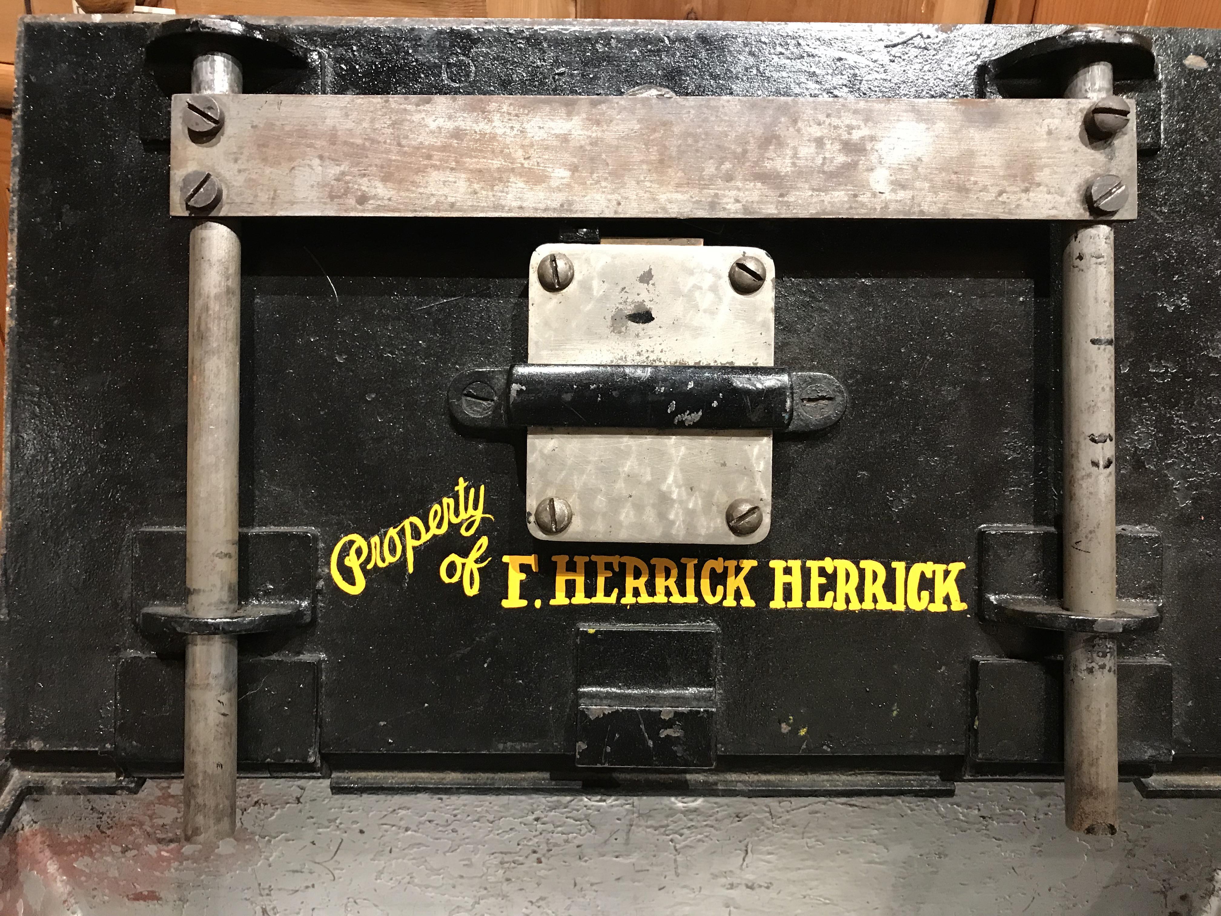 Antique Iron Railroad Strong Box, circa 1900 In Good Condition In Milford, NH