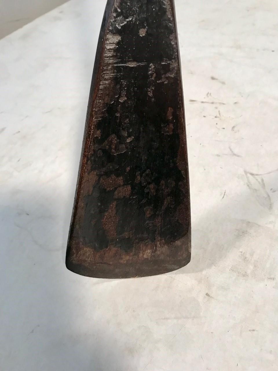 Couteau ancien en fer à mouchetures de baleine en vente 1
