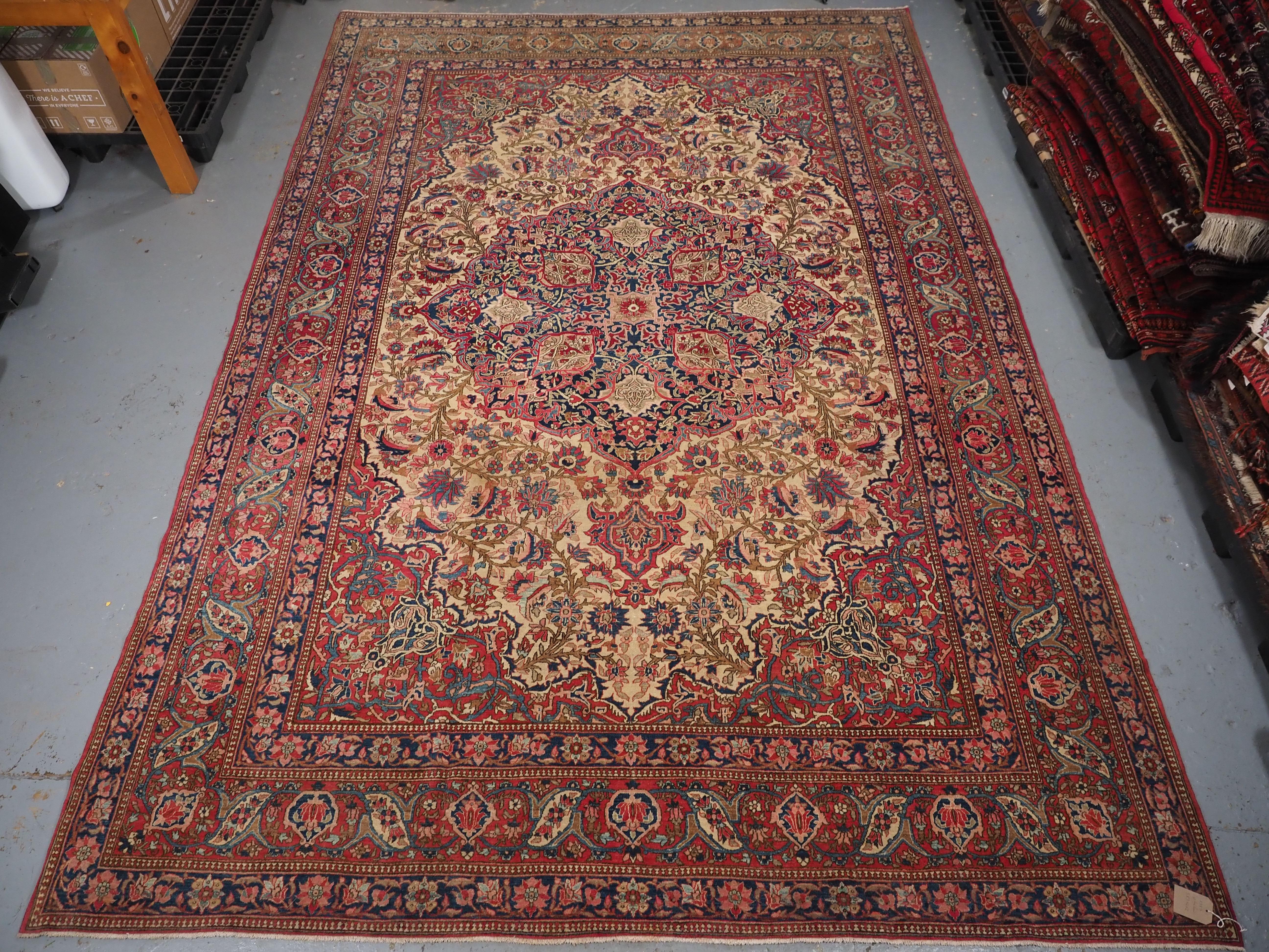 Persian Antique Isfahan carpet of classic design, with pastel shades, circa 1900. For Sale