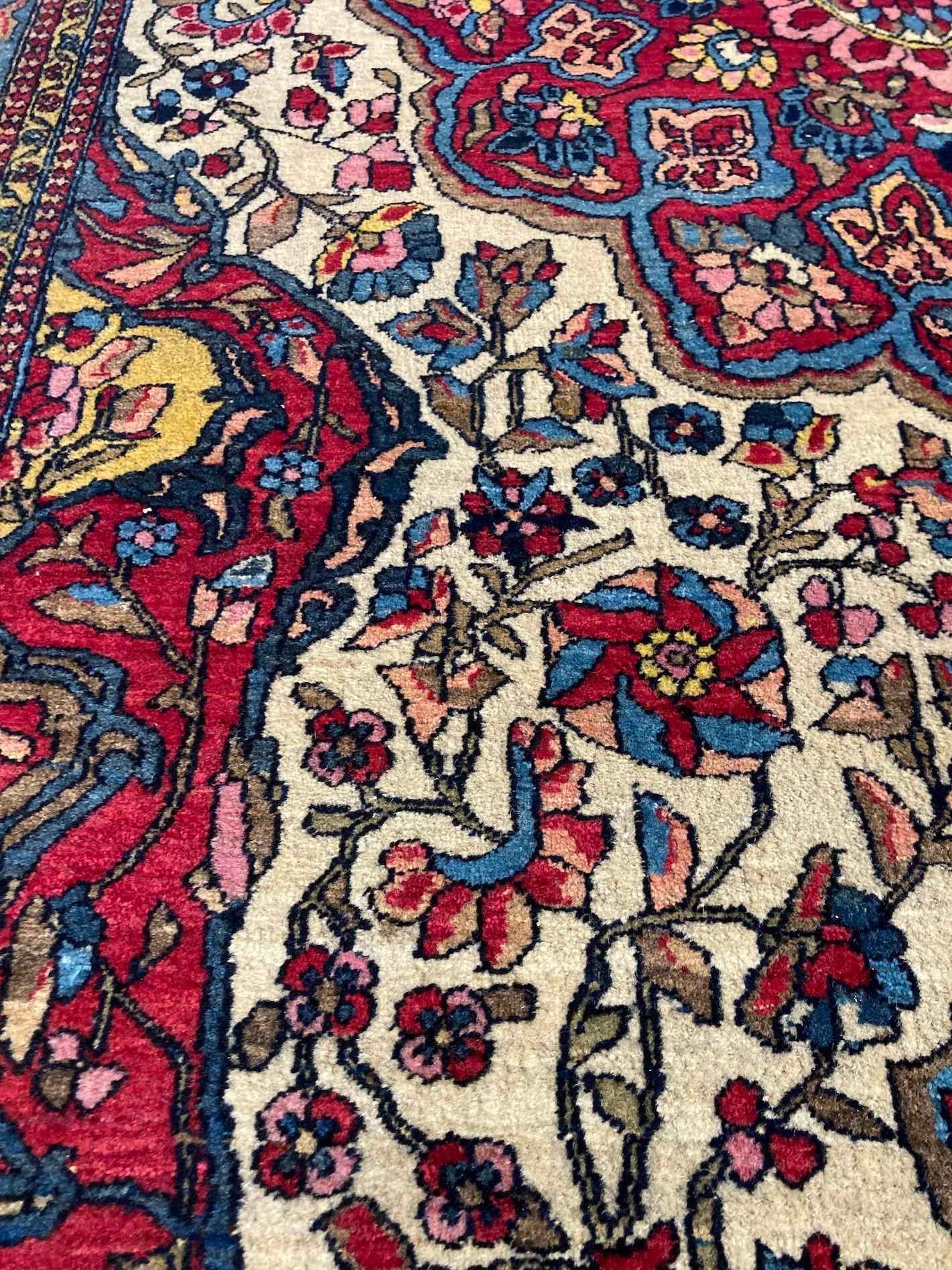 Antique Isfahan Rug For Sale 8