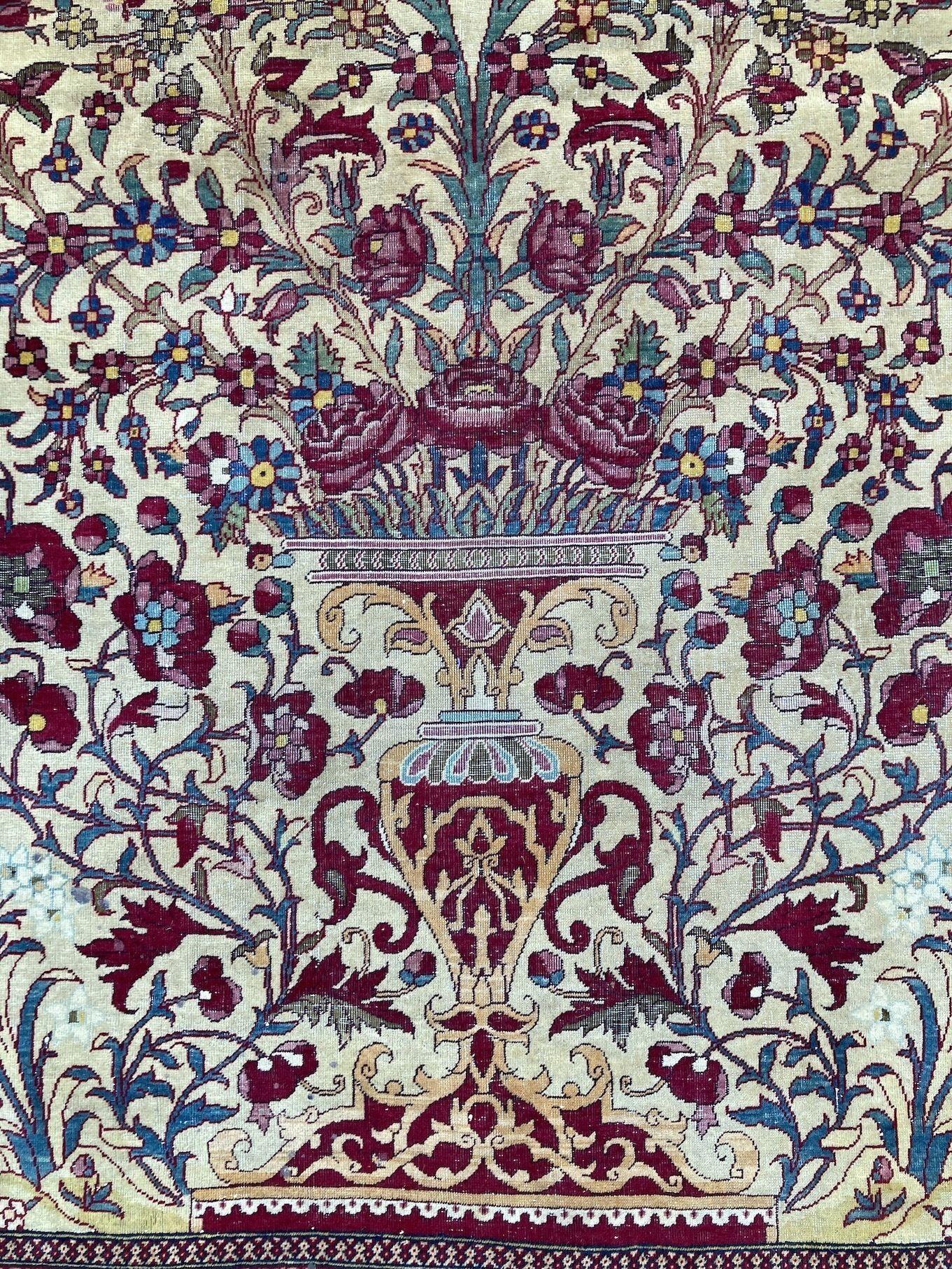 Antique Isfahan Rug 2.04m x 1.38m For Sale 6