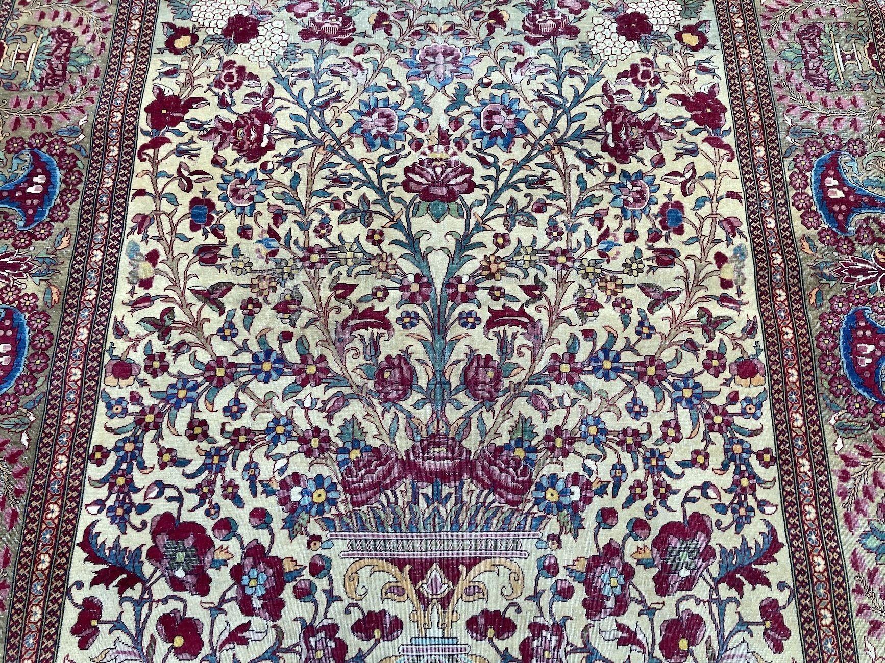 Antique Isfahan Rug 2.04m x 1.38m For Sale 2