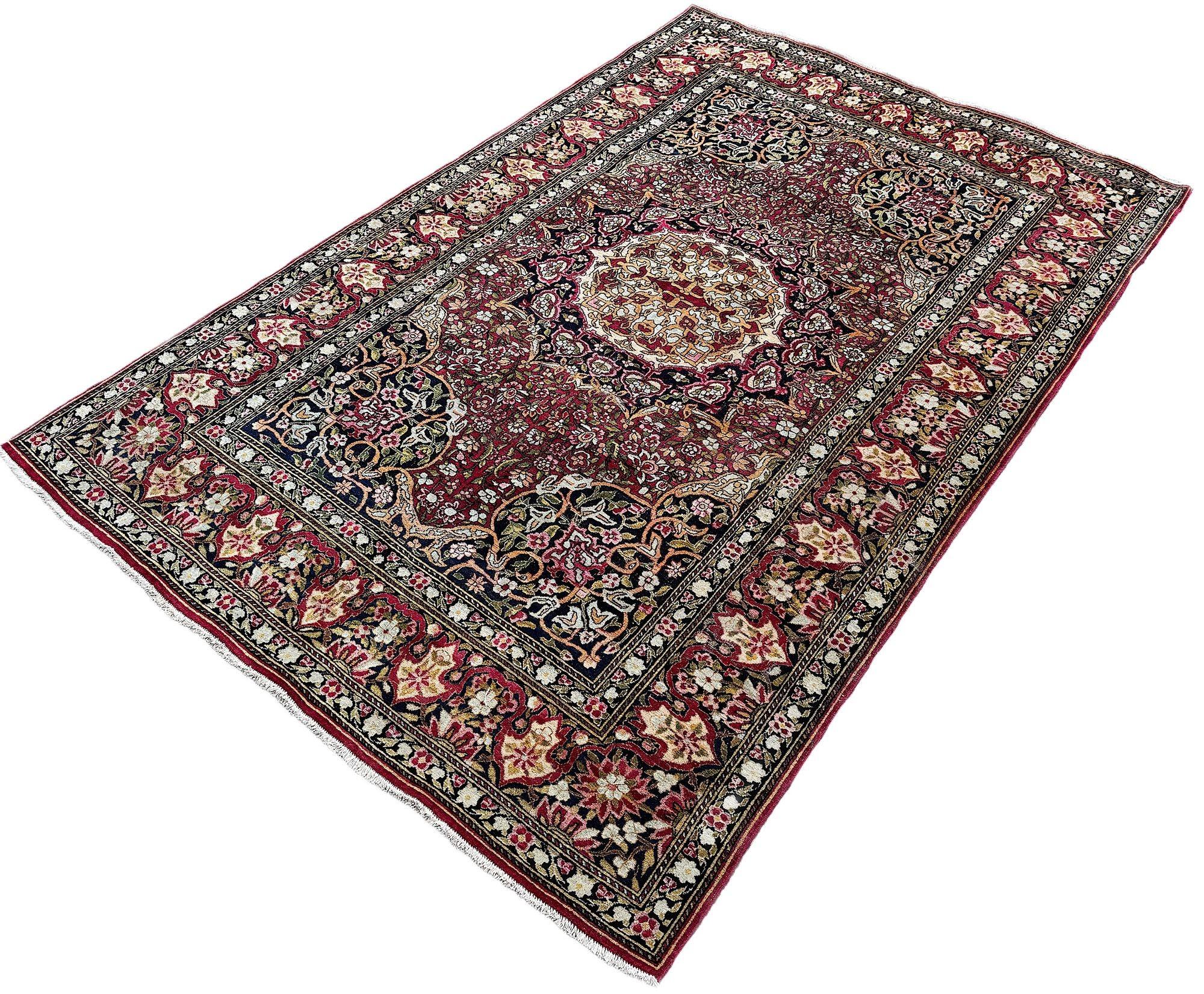 Antiker Isfahan-Teppich 2,09 m x 1,39 m im Zustand „Gut“ im Angebot in St. Albans, GB