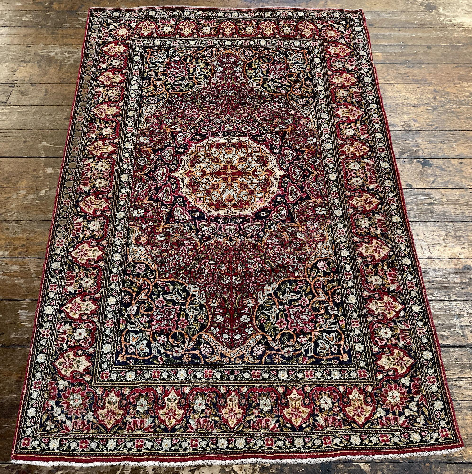 Antiker Isfahan-Teppich 2,09 m x 1,39 m (Frühes 20. Jahrhundert) im Angebot
