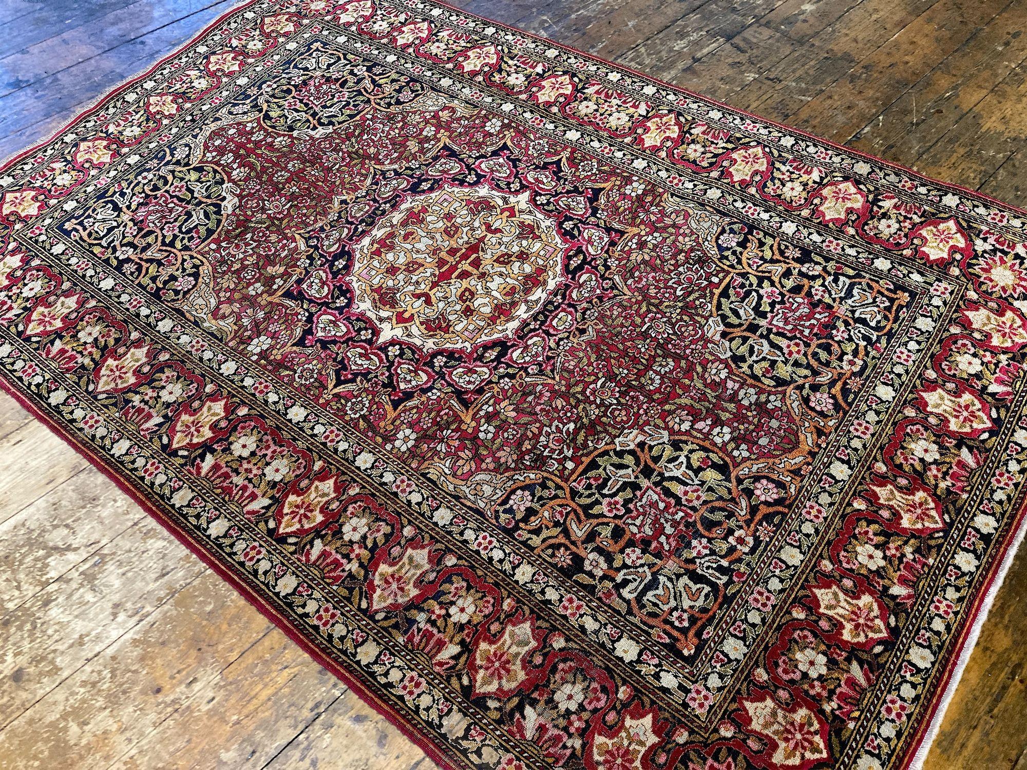 Antiker Isfahan-Teppich 2,09 m x 1,39 m (Wolle) im Angebot