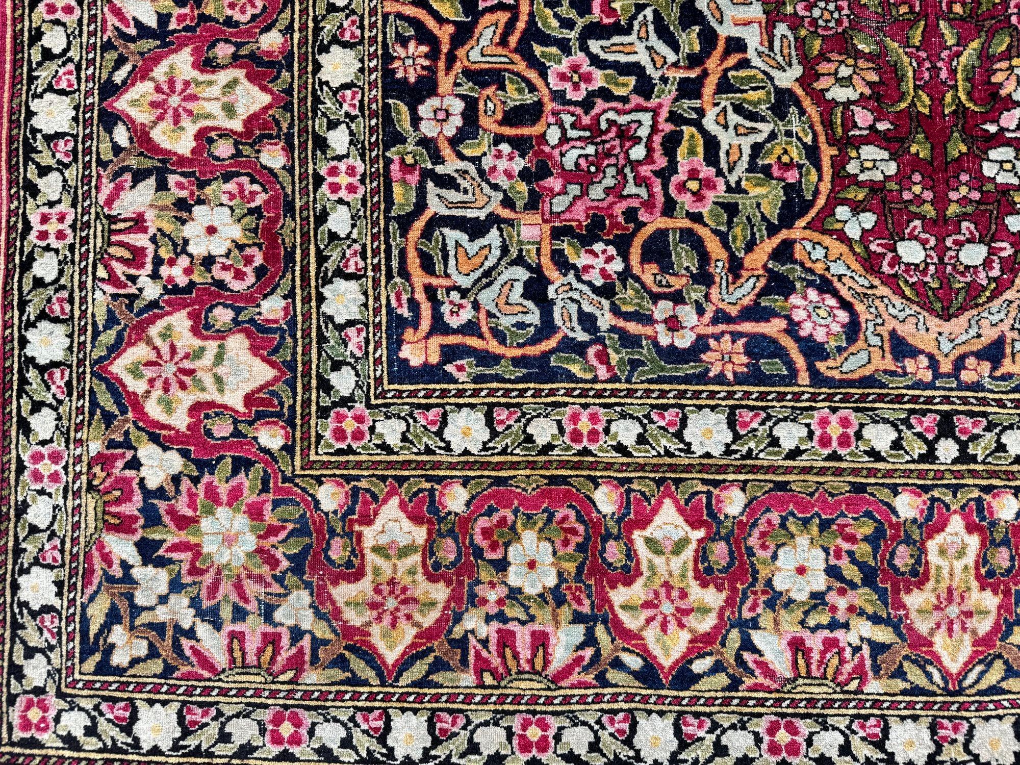 Antiker Isfahan-Teppich 2,09 m x 1,39 m im Angebot 1