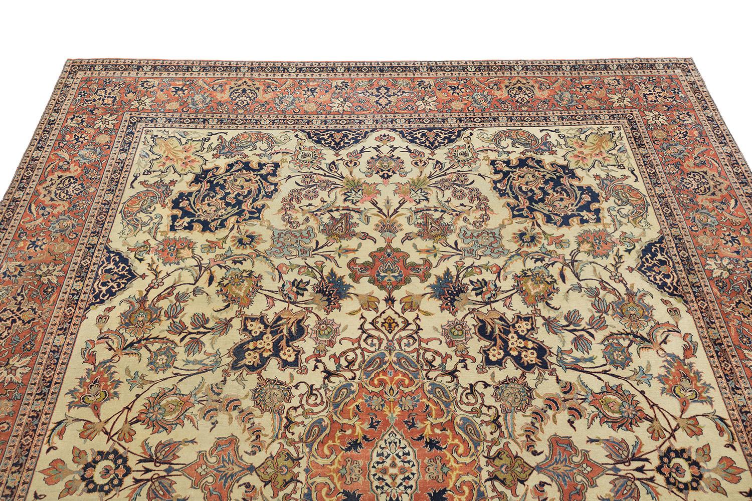 Noué à la main Tapis ancien d'Ispahan (3.4x2.6m, 1920). Détails exquis (noués à la main). en vente