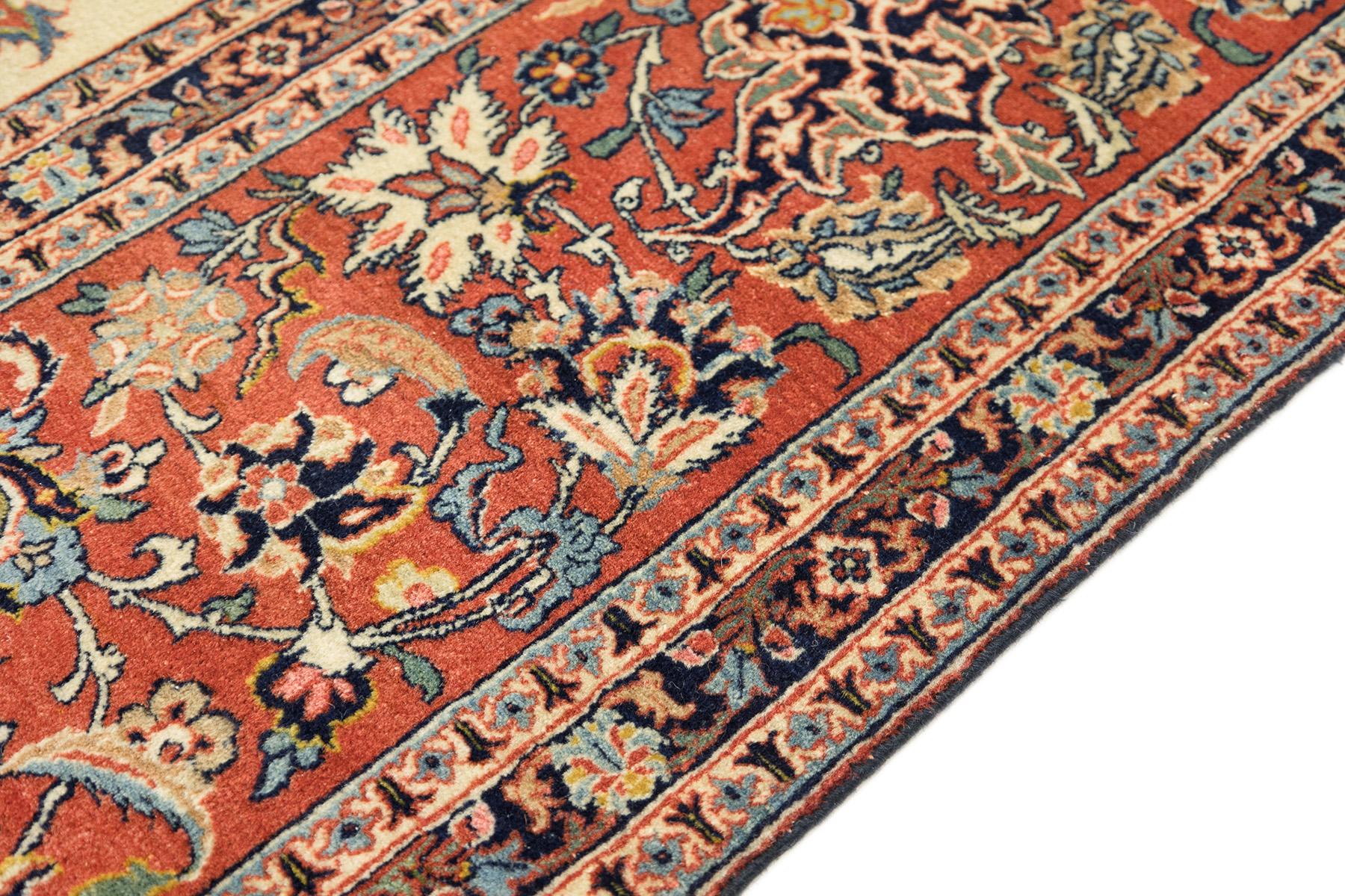 20ième siècle Tapis ancien d'Ispahan (3.4x2.6m, 1920). Détails exquis (noués à la main). en vente