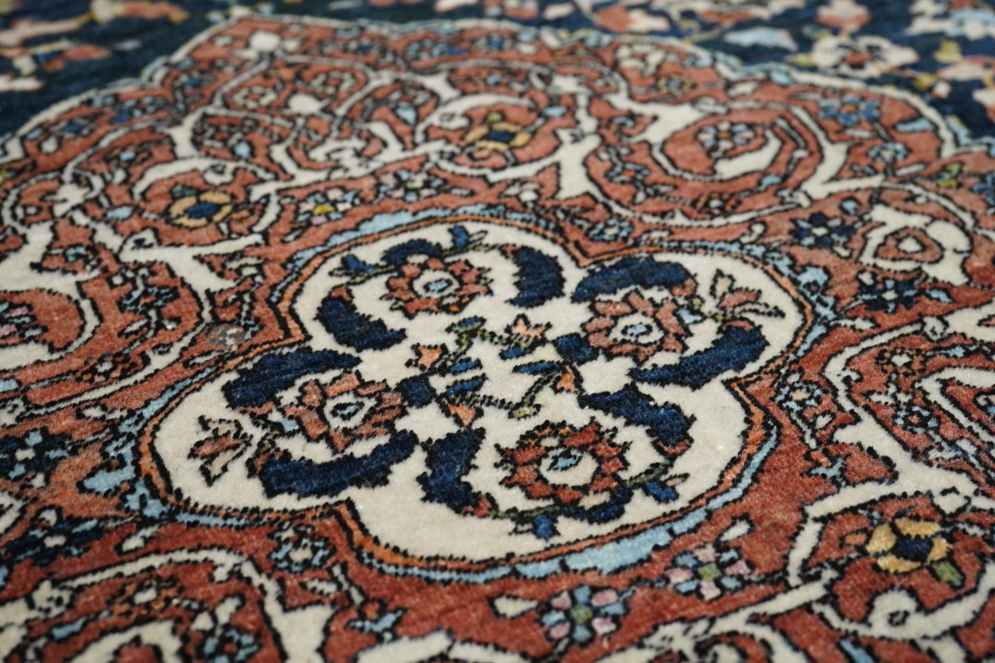 Alfombra antigua Isfahan 3'5'' x 4'6'' Lana en venta