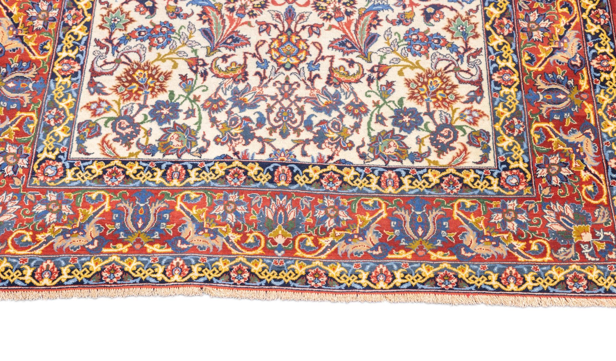 Antique Isfahan Rug 3'5'' x 5'2'' In Good Condition For Sale In New York, NY
