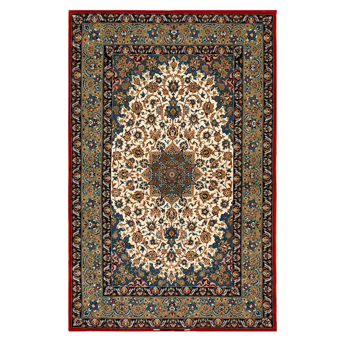 Tapis d'Ispahan du milieu du 20e siècle ( 3'7" x 5'6" - 109 x 167 ) en vente