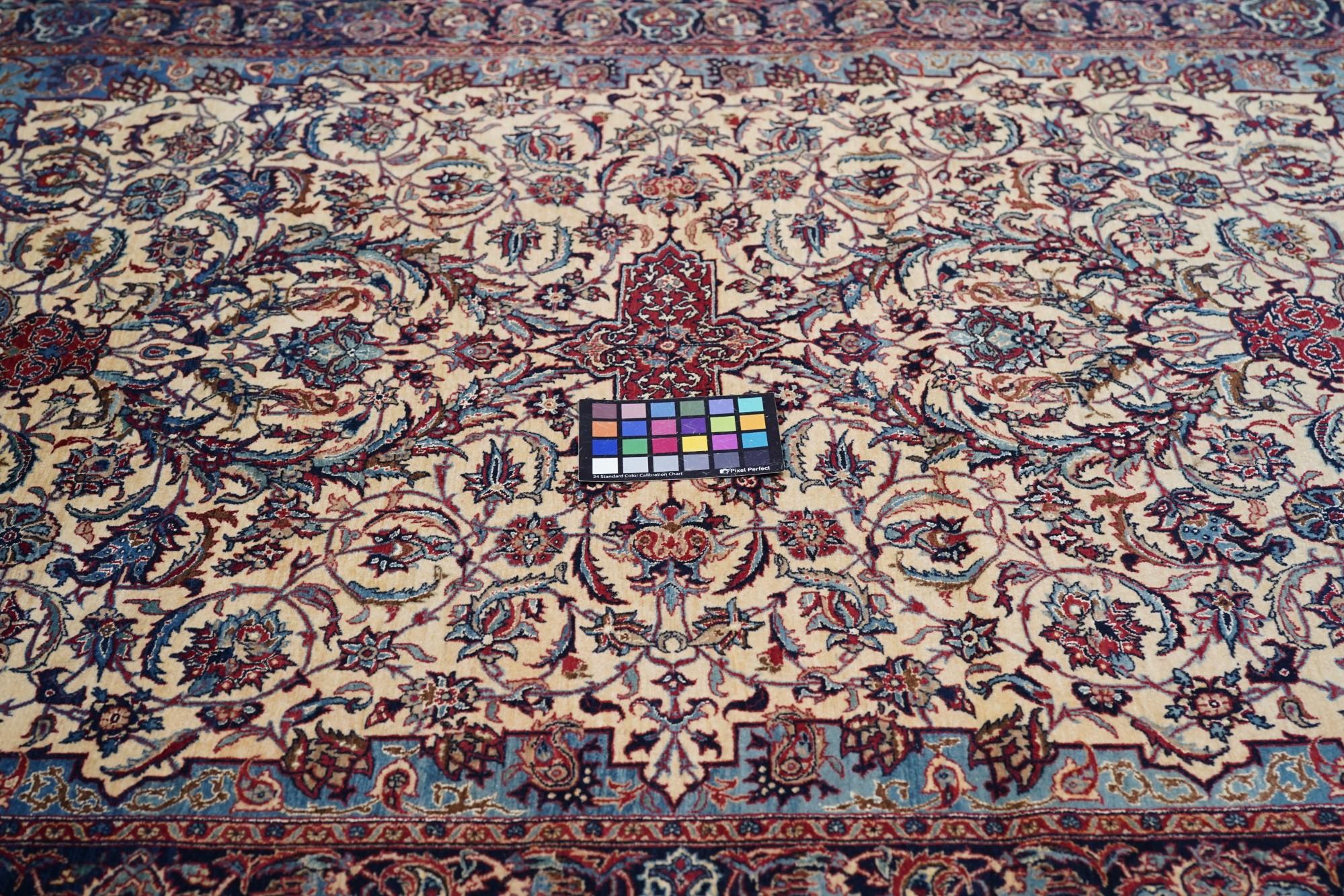 Antique Isfahan Rug 4'10'' x 6'8'' For Sale 2